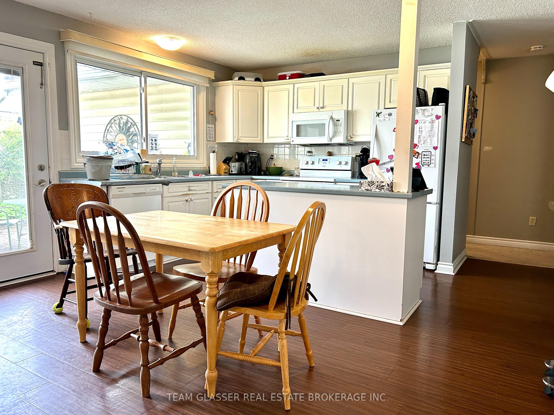 Photo 3 of 274 Blackacres Boulevard, London, North F — HOMEH