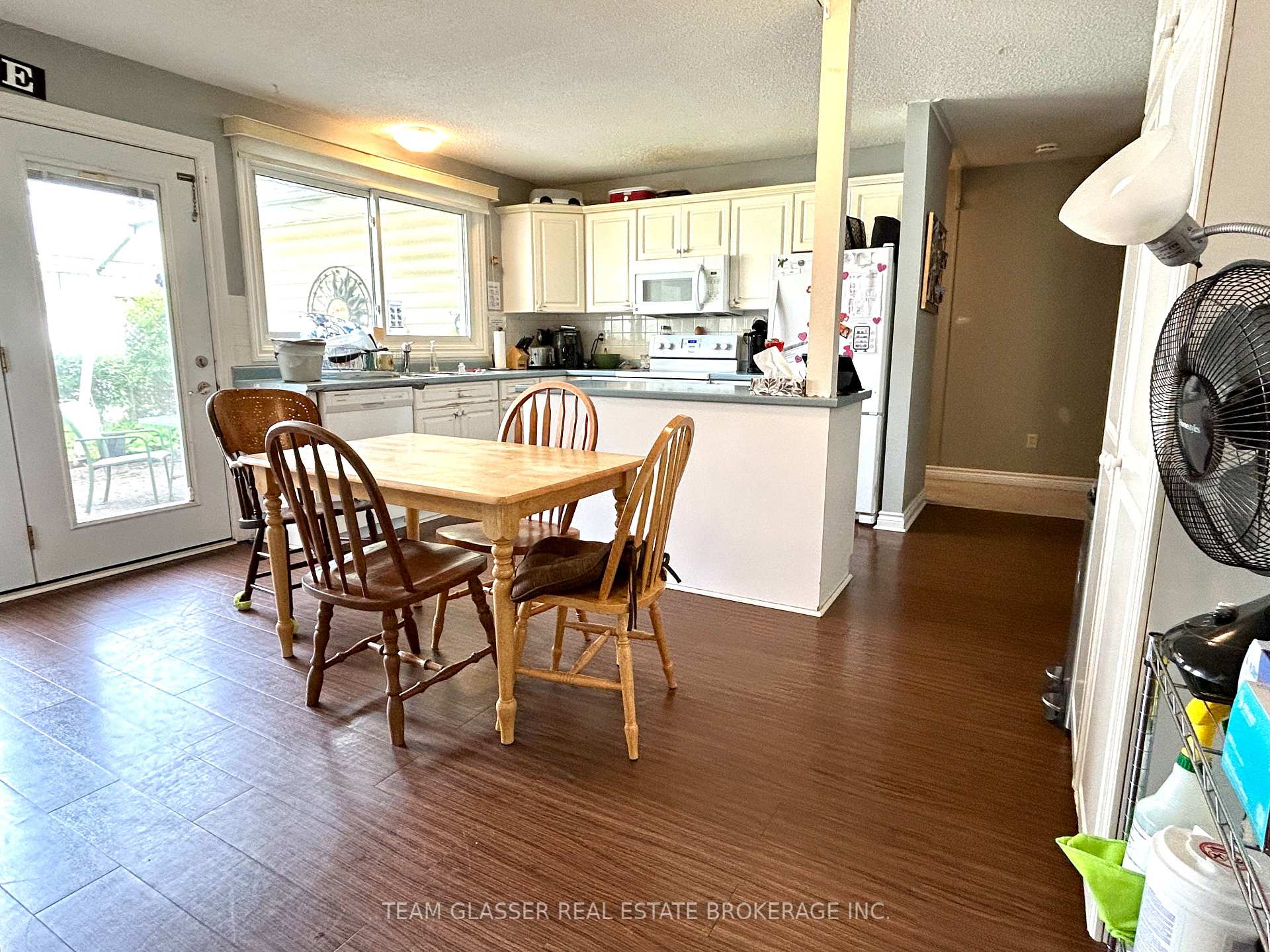 Photo 12 of 274 Blackacres Boulevard, London, North F — HOMEH