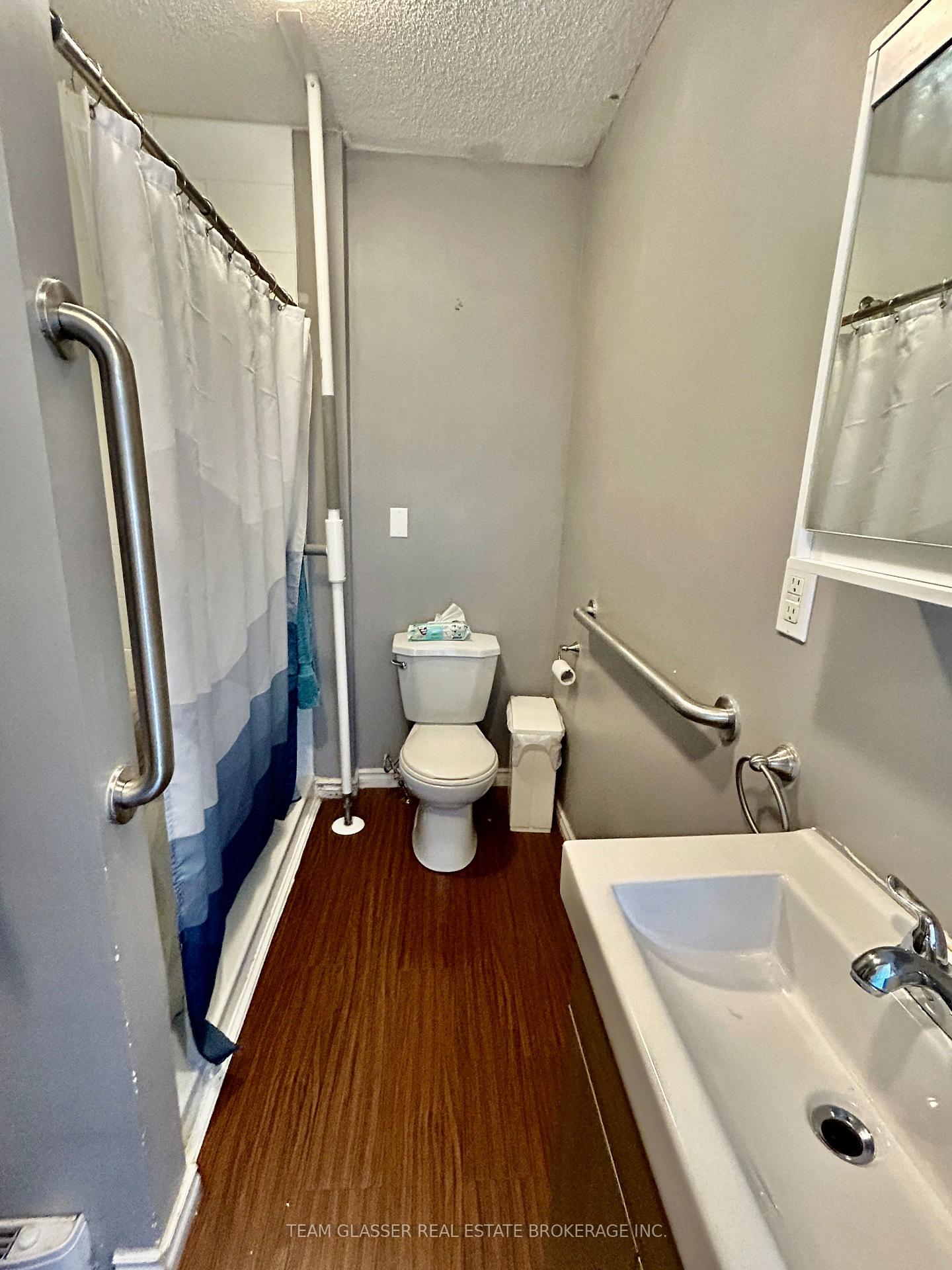 Photo 15 of 274 Blackacres Boulevard, London, North F — HOMEH