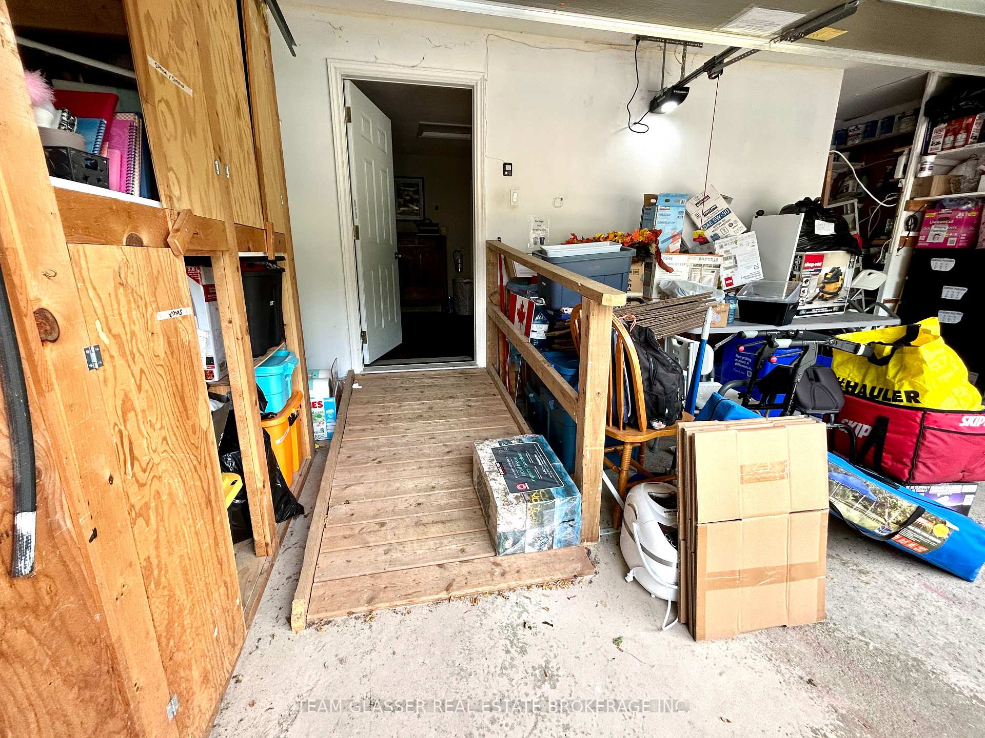 Photo 21 of 274 Blackacres Boulevard, London, North F — HOMEH