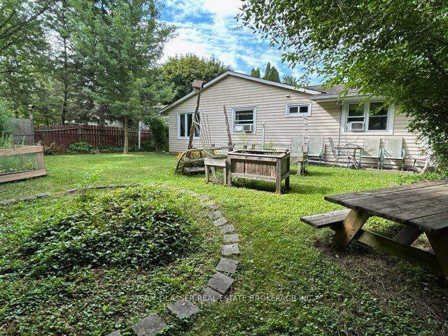 Photo 24 of 274 Blackacres Boulevard, London, North F — HOMEH