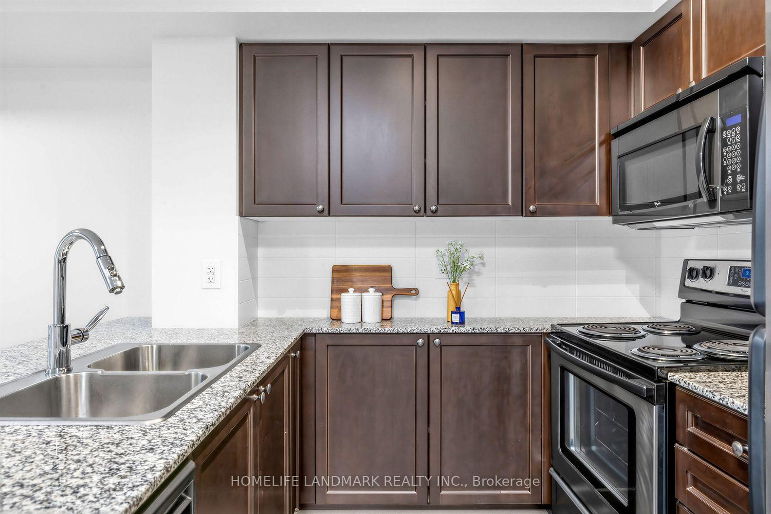 Photo 3 of Unit 807, 1235 Bayly Street, Pickering, Bay Ridges — HOMEH