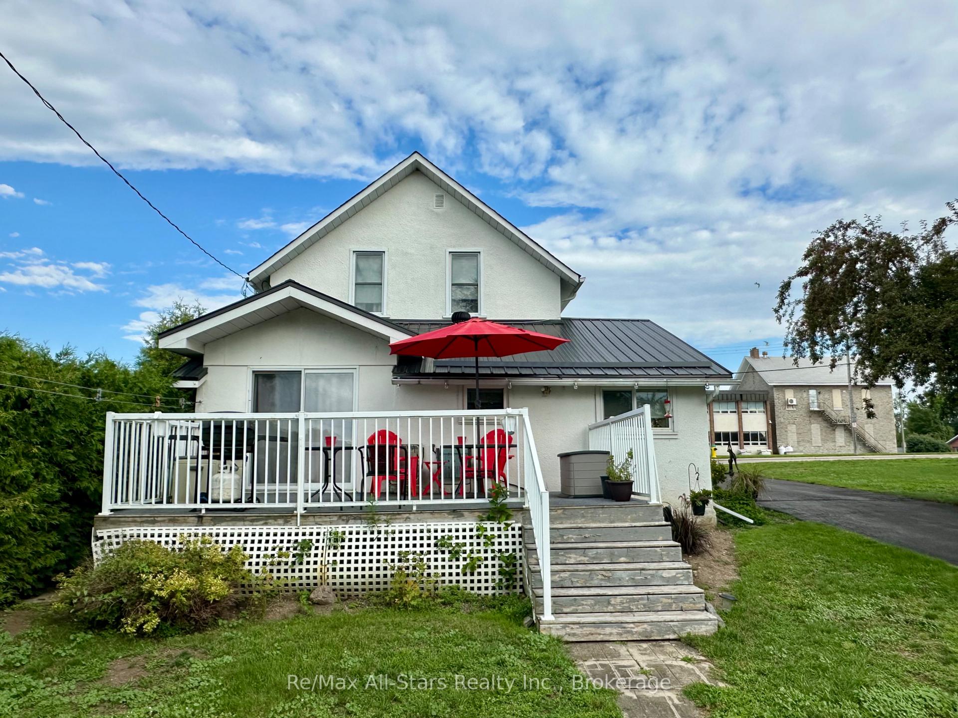 Photo 2 of 12 North Street, Kawartha Lakes, Fenelon Falls — HOMEH