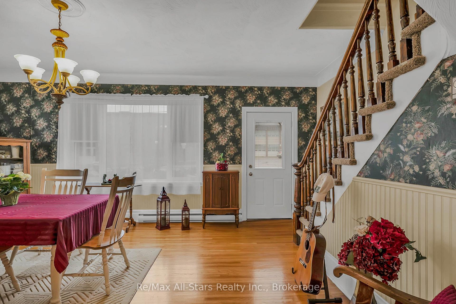 Photo 10 of 12 North Street, Kawartha Lakes, Fenelon Falls — HOMEH
