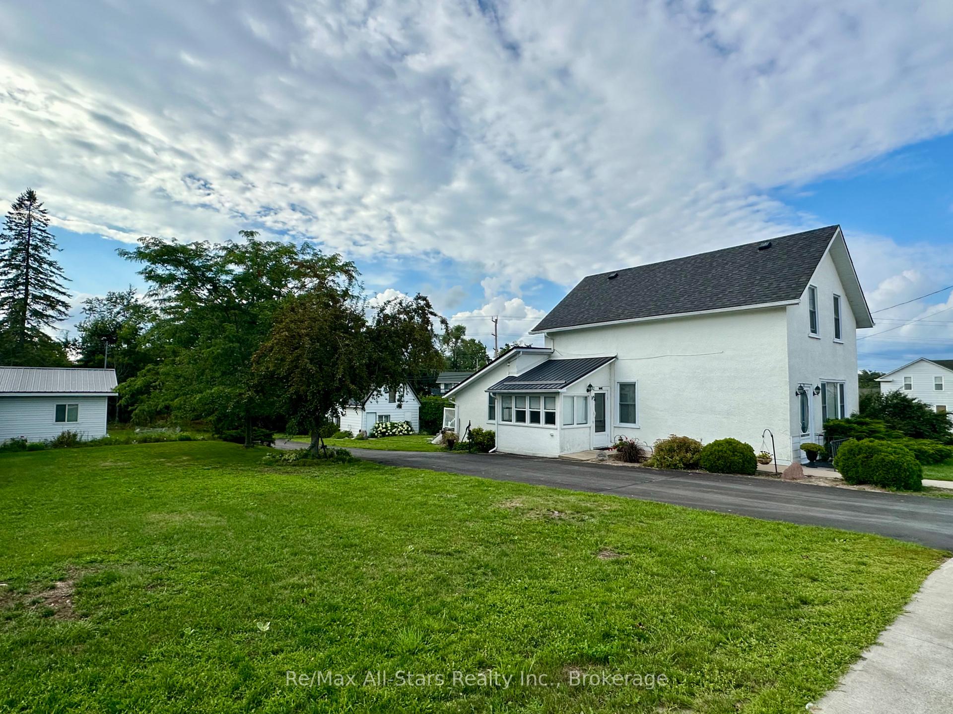 Photo 32 of 12 North Street, Kawartha Lakes, Fenelon Falls — HOMEH