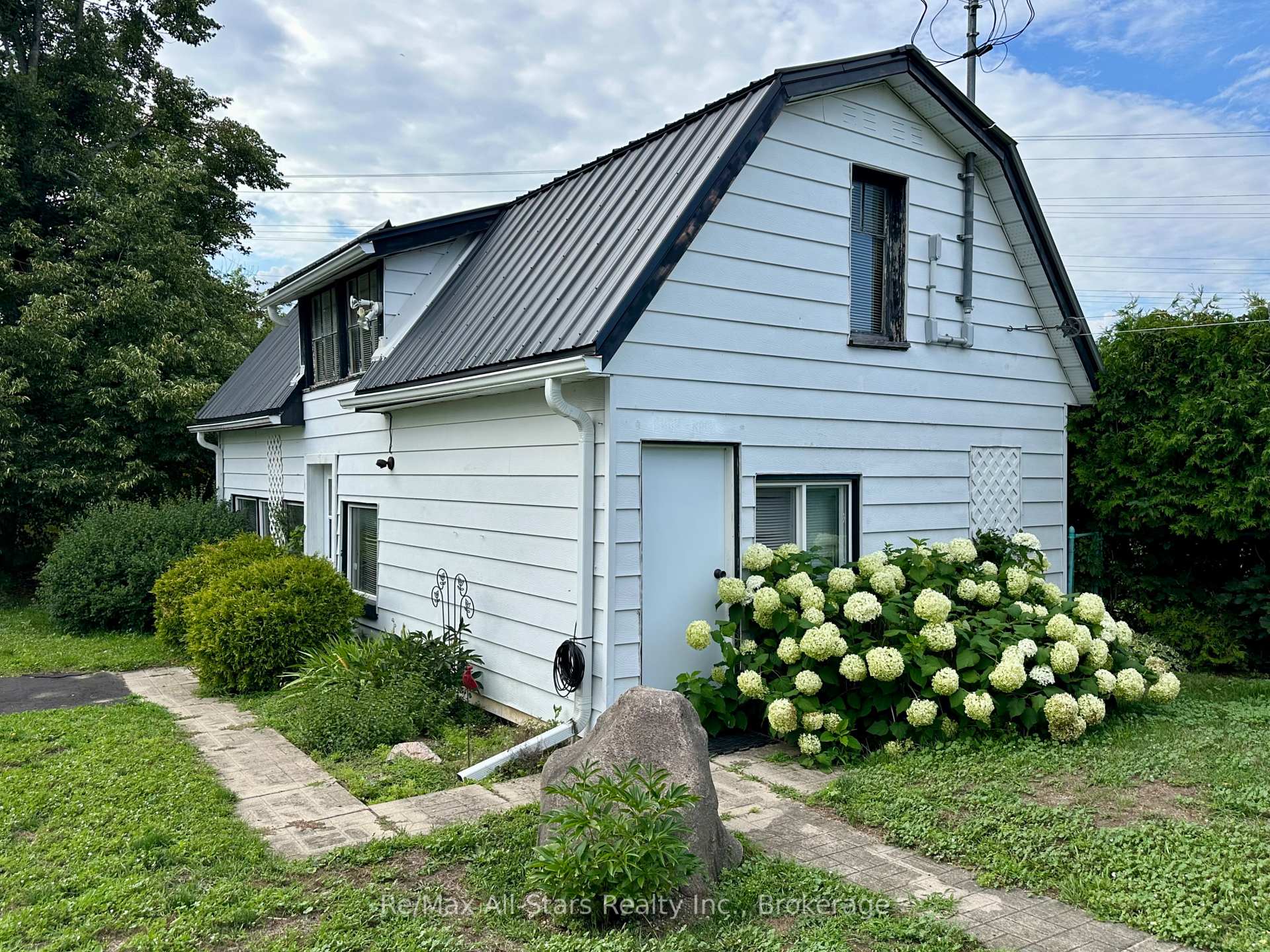 Photo 35 of 12 North Street, Kawartha Lakes, Fenelon Falls — HOMEH