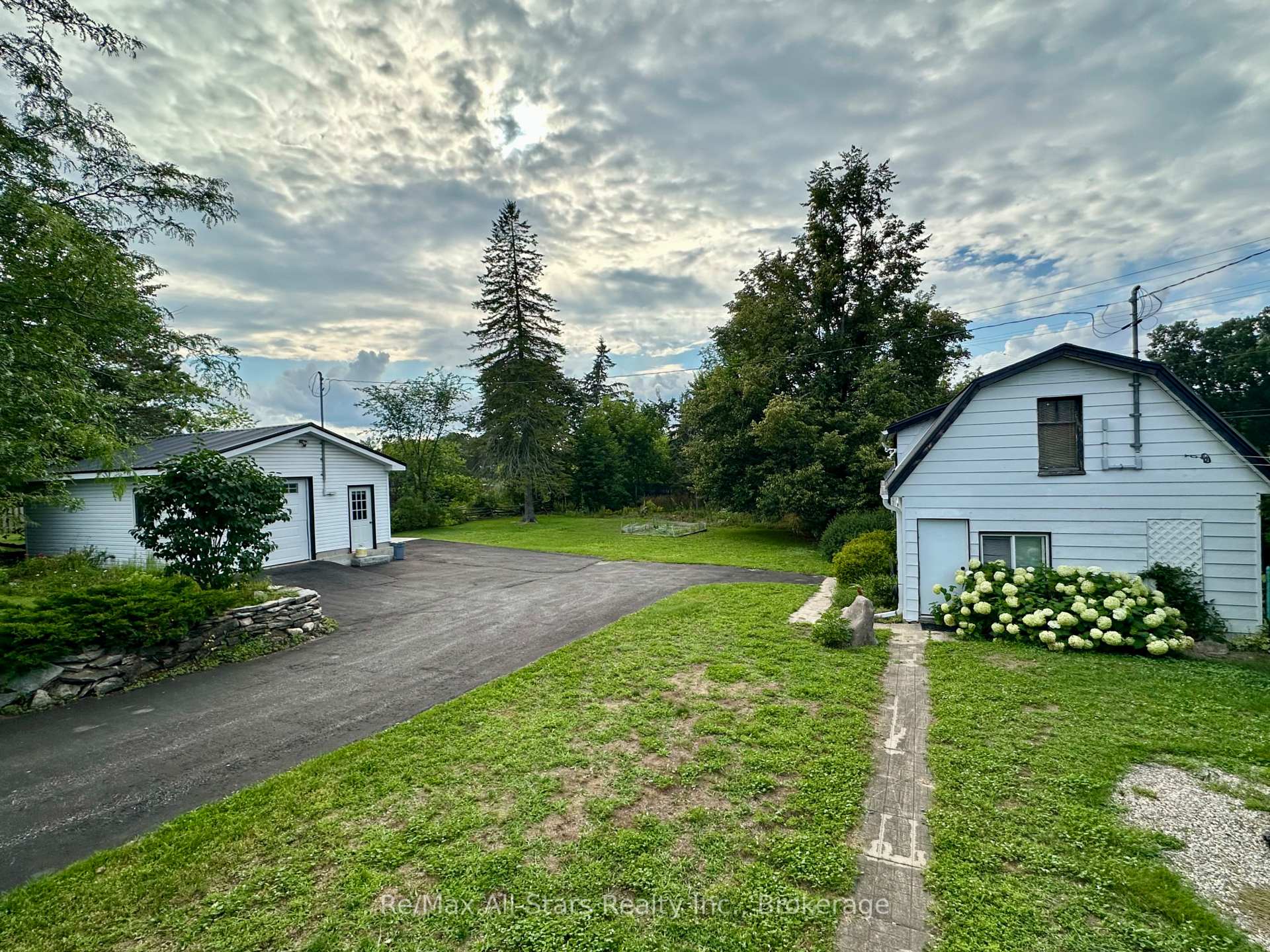 Photo 39 of 12 North Street, Kawartha Lakes, Fenelon Falls — HOMEH