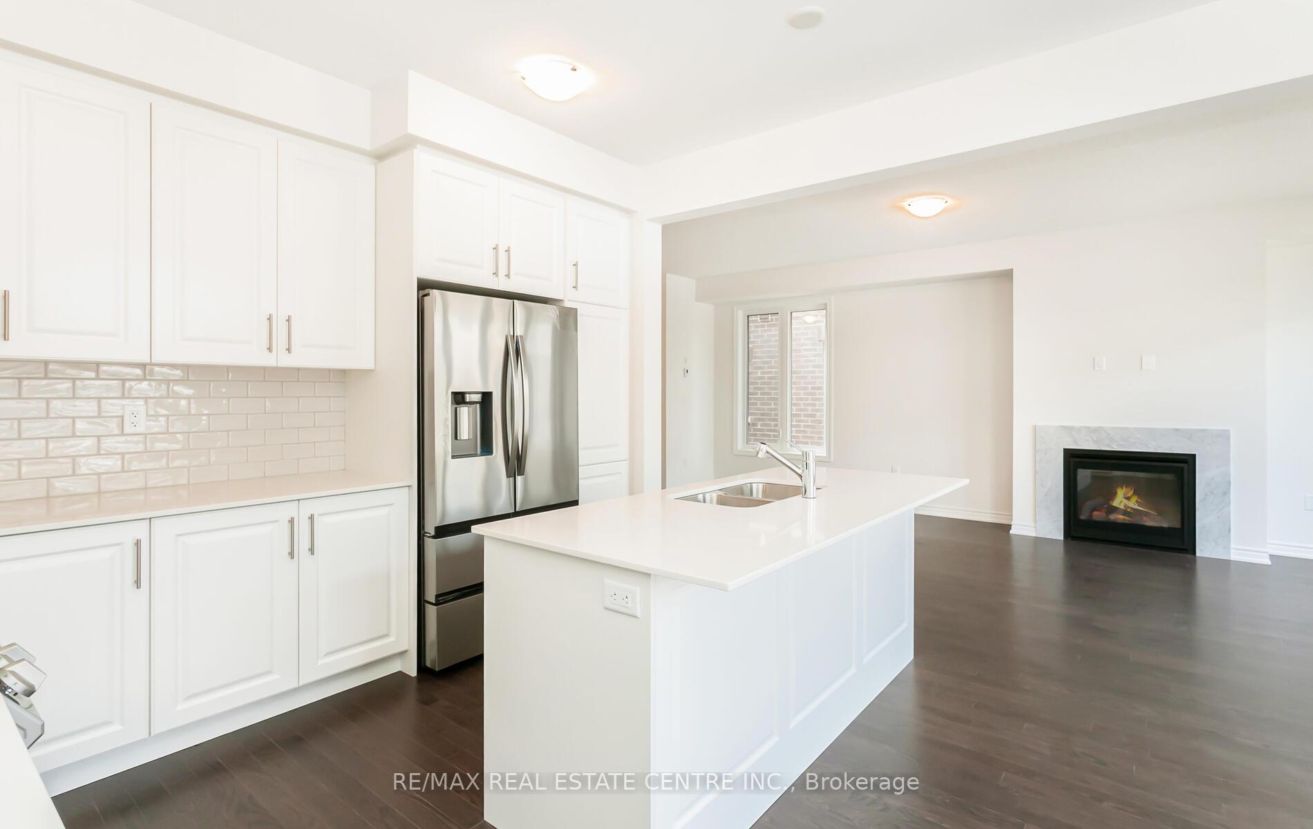 Photo 12 of 37 Gemini Drive, Barrie, Rural Barrie Southeast — HOMEH