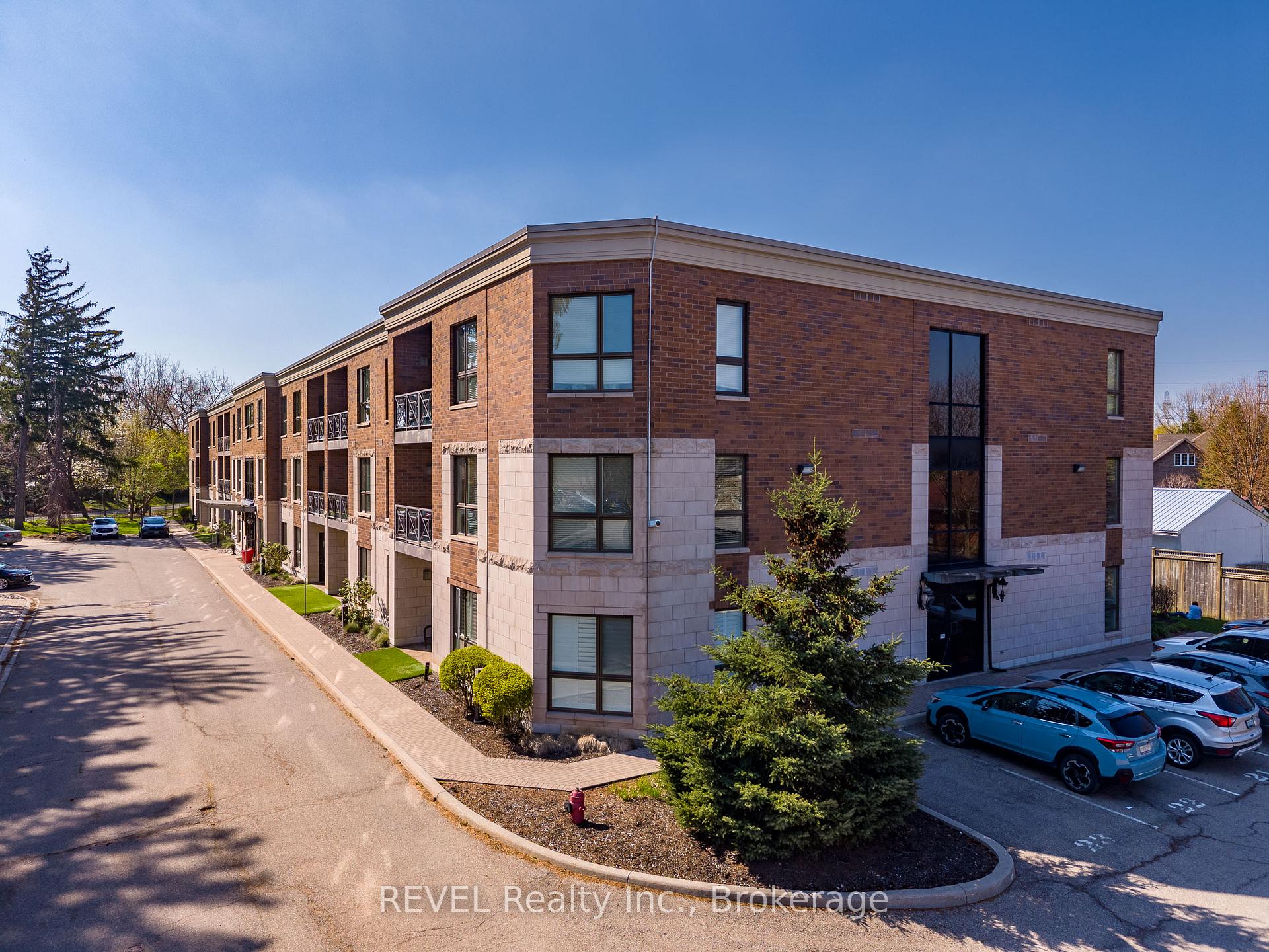 Photo of Unit 212, 2799 St. Paul Avenue