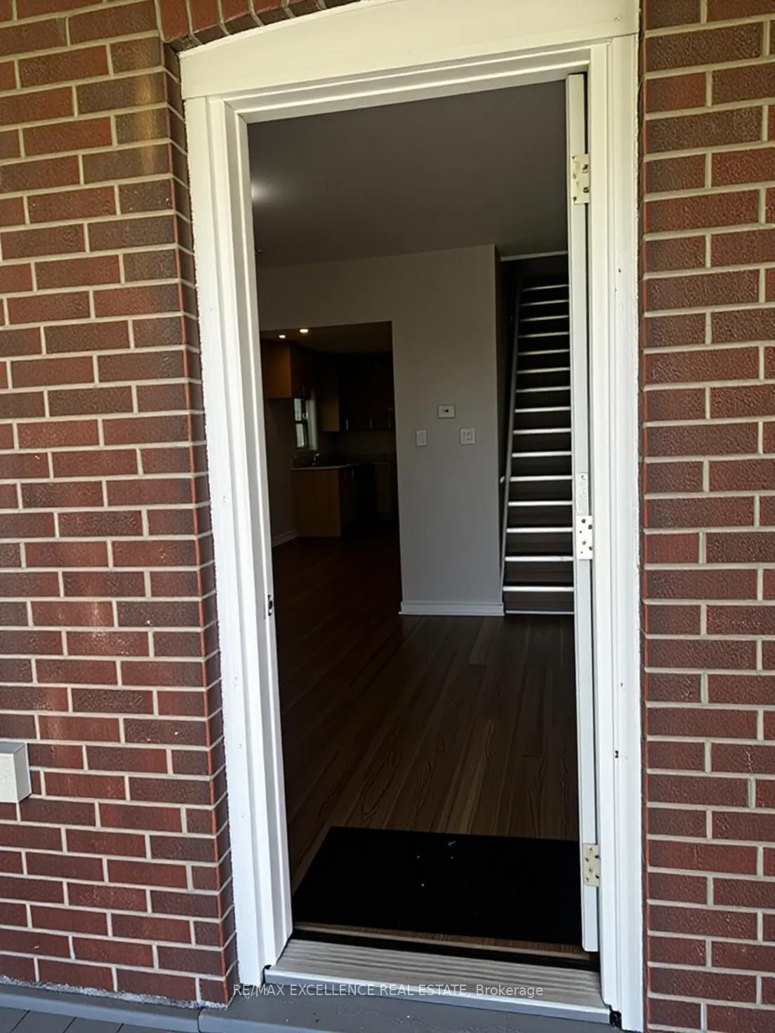 Photo 3 of 4255 Stanley Avenue, Niagara Falls, Cherrywood — HOMEH