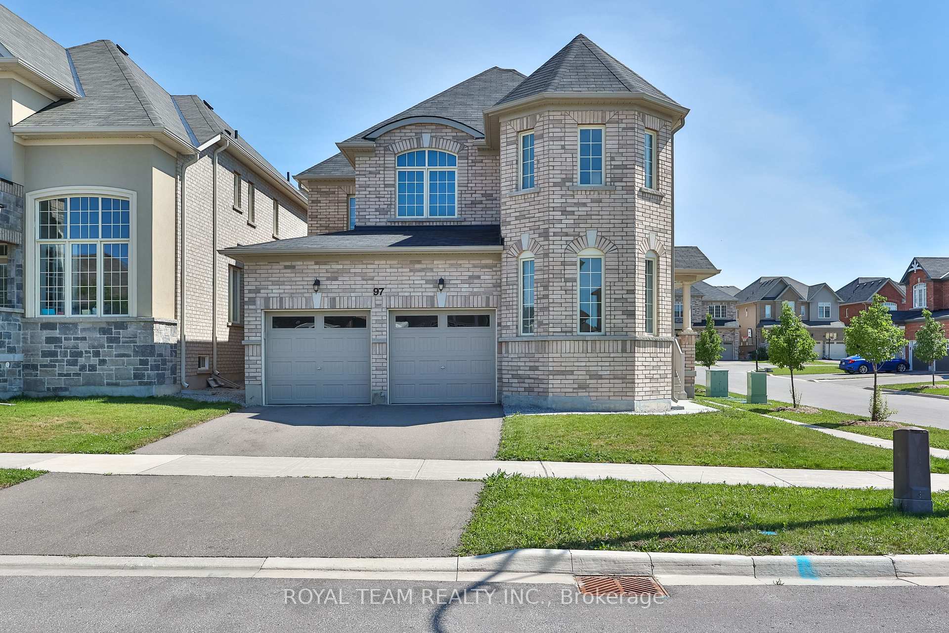 Photo 1 of 97 Kingknoll Crescent, Georgina, Keswick South — HOMEH