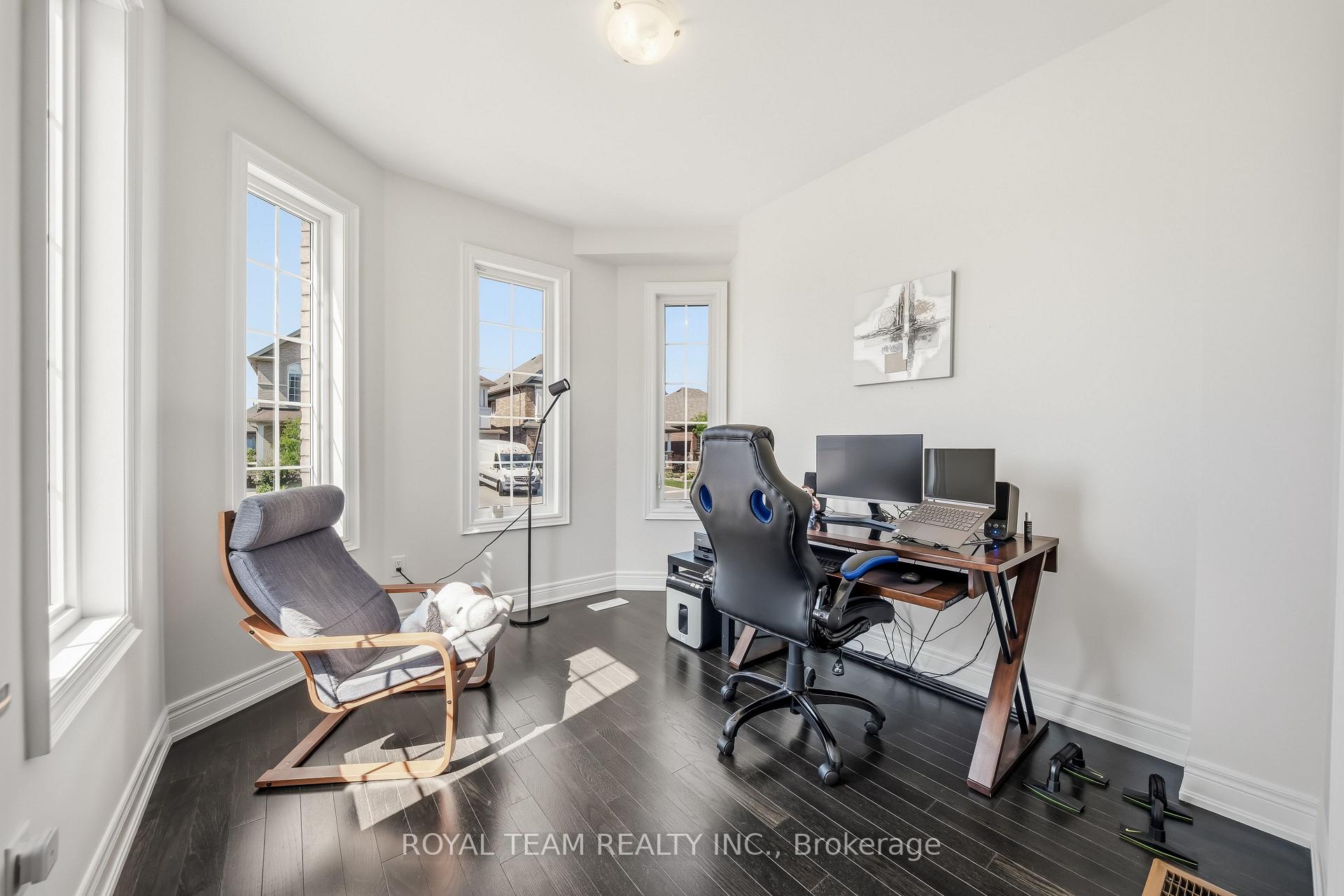 Photo 5 of 97 Kingknoll Crescent, Georgina, Keswick South — HOMEH