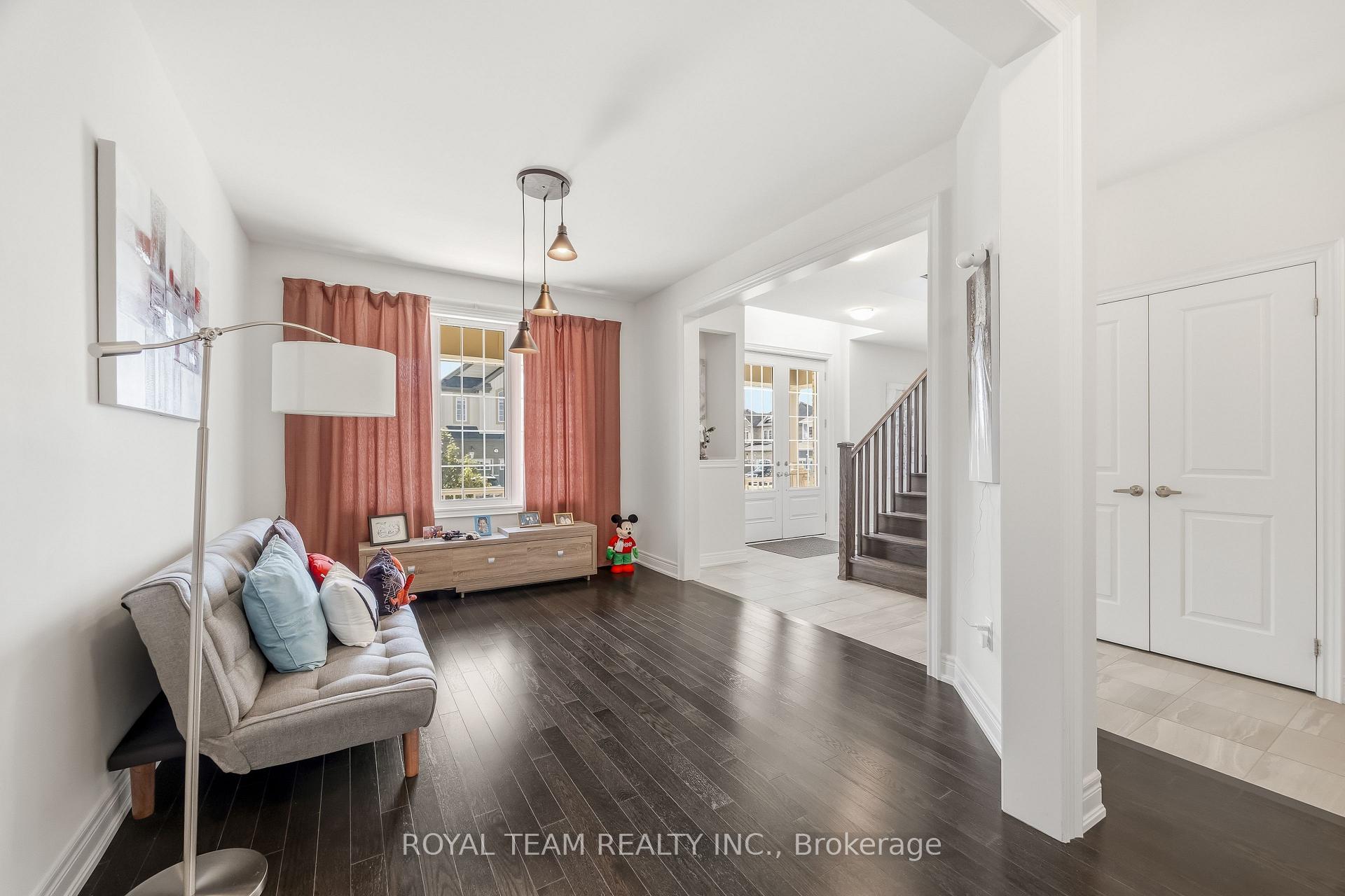 Photo 7 of 97 Kingknoll Crescent, Georgina, Keswick South — HOMEH