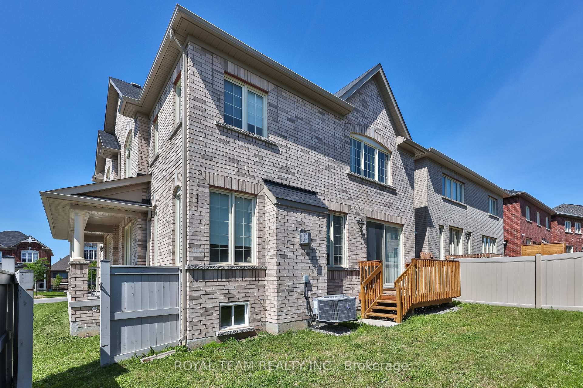 Photo 30 of 97 Kingknoll Crescent, Georgina, Keswick South — HOMEH