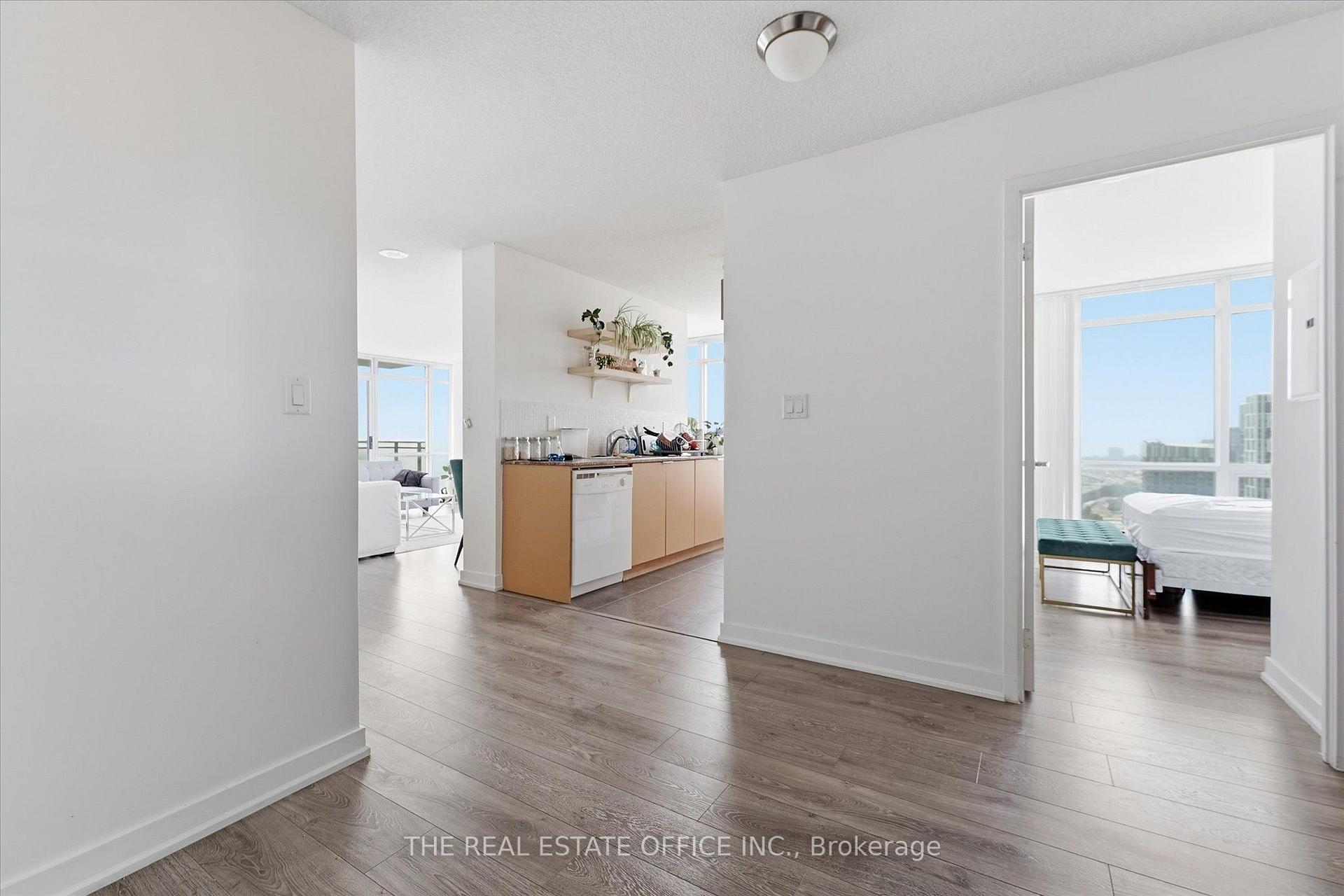 Front of Unit 4212, 15 Fort York Boulevard