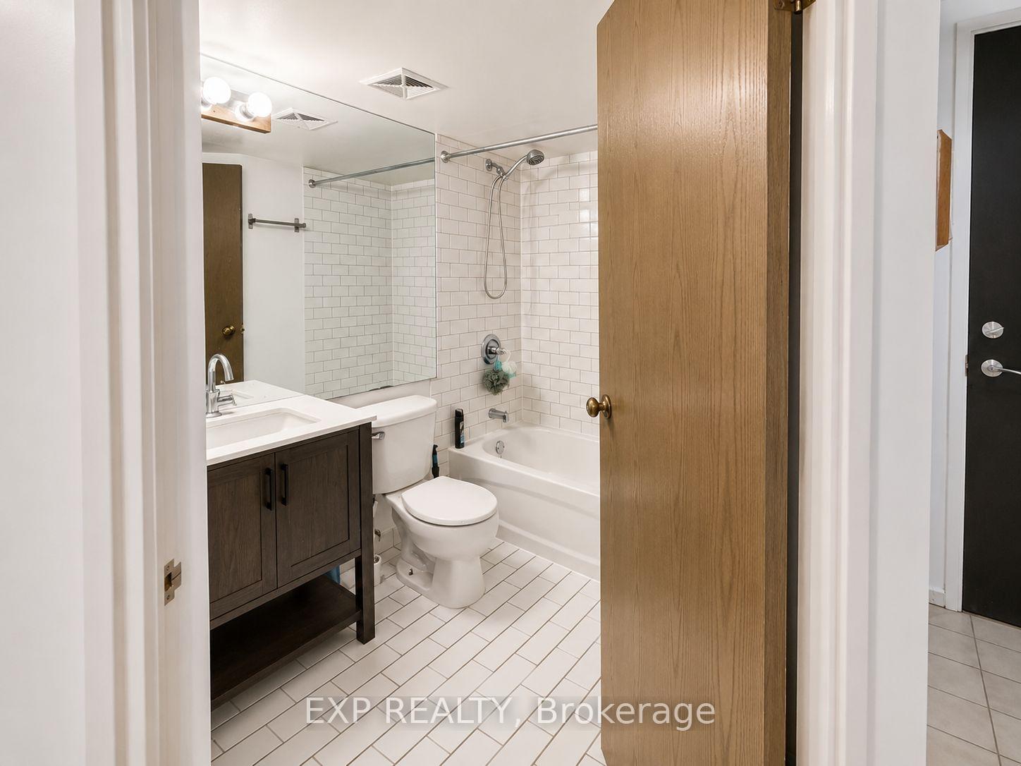 Photo 12 of Unit 705, 15 Maitland Place, Toronto, Cabbagetown-South St. James Town — HOMEH