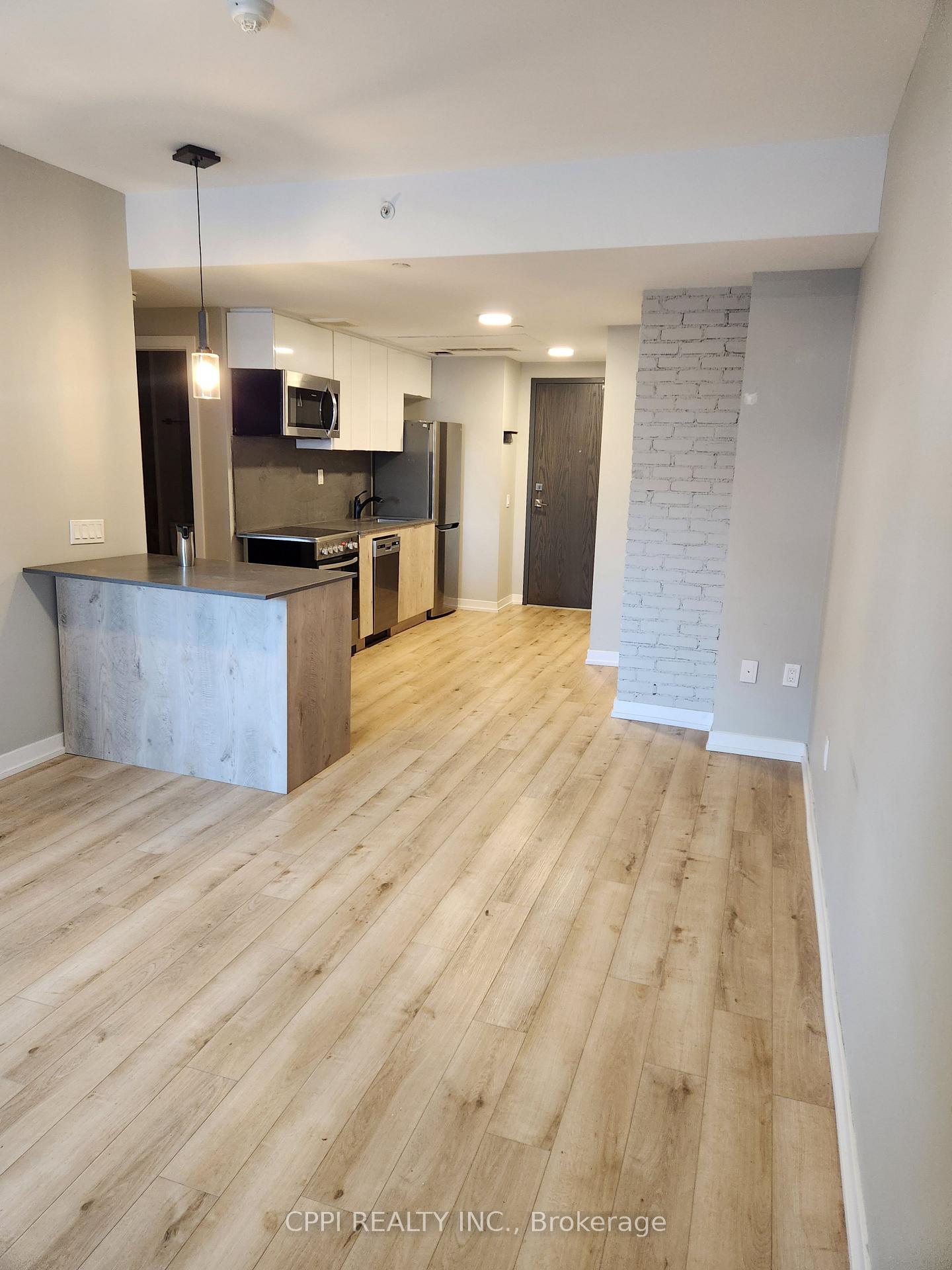 Photo 3 of Unit 216, 70 King Street E, Oshawa, O'Neill — HOMEH