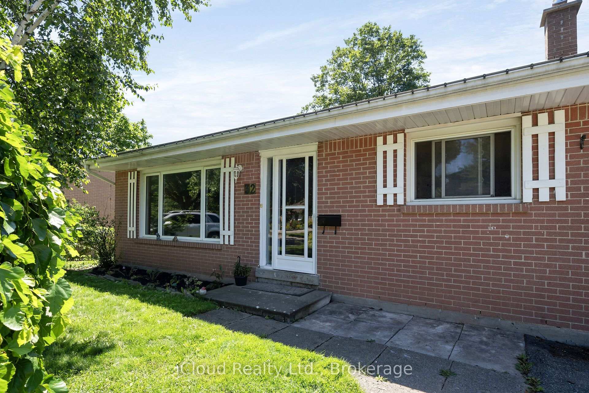 Photo 1 of 32 Mowbray Place, Halton Hills, Acton — HOMEH