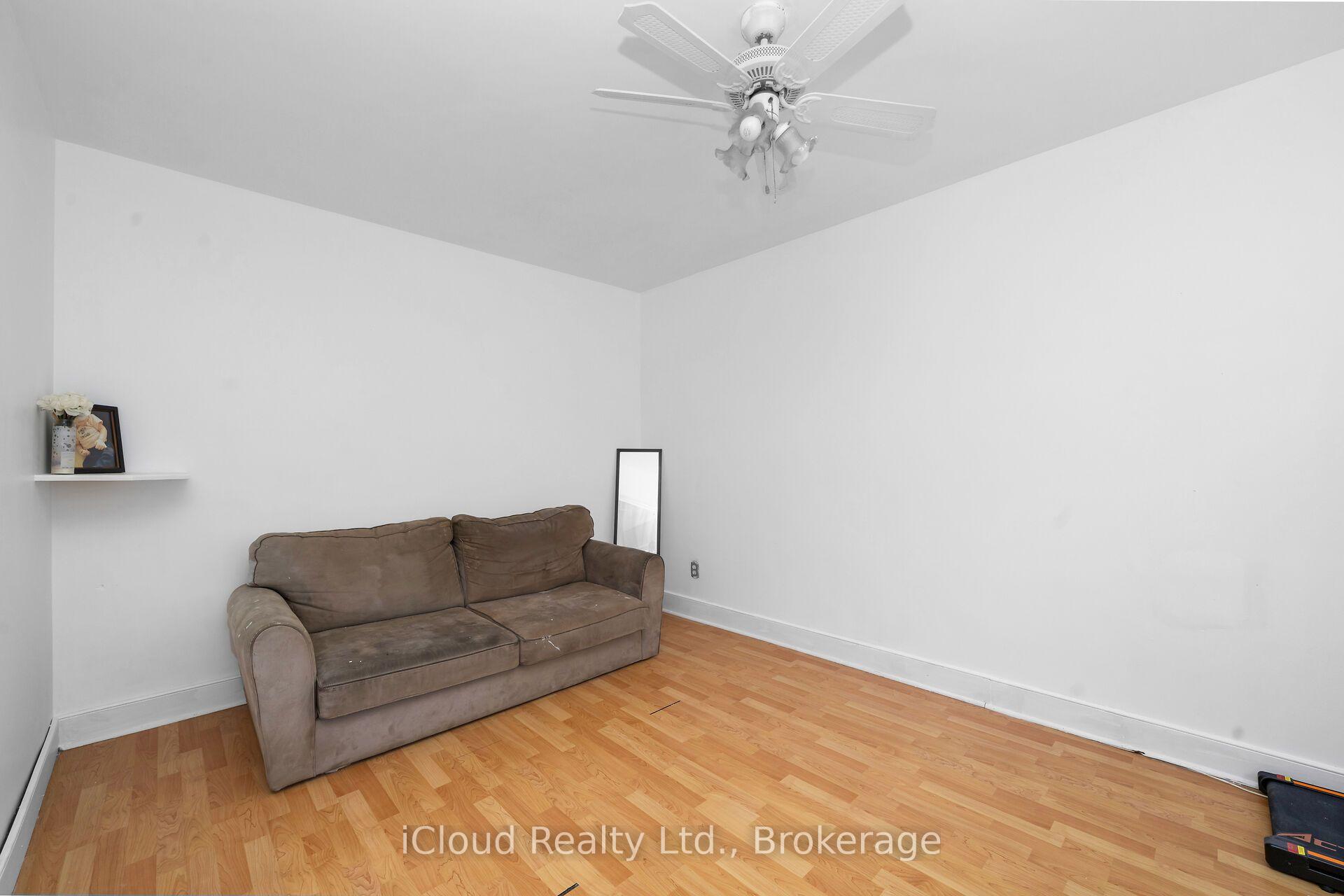 Photo 16 of 32 Mowbray Place, Halton Hills, Acton — HOMEH