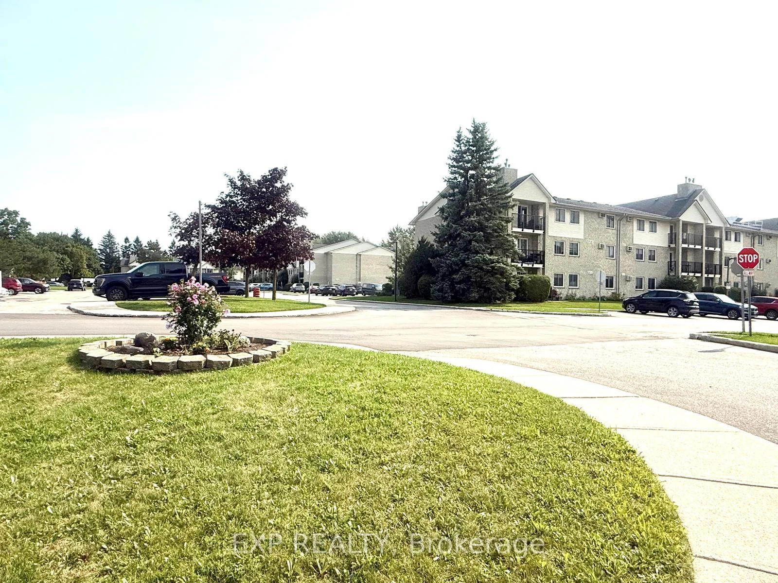 Photo 4 of Unit 210, 739 Deveron Crescent, London, South T — HOMEH
