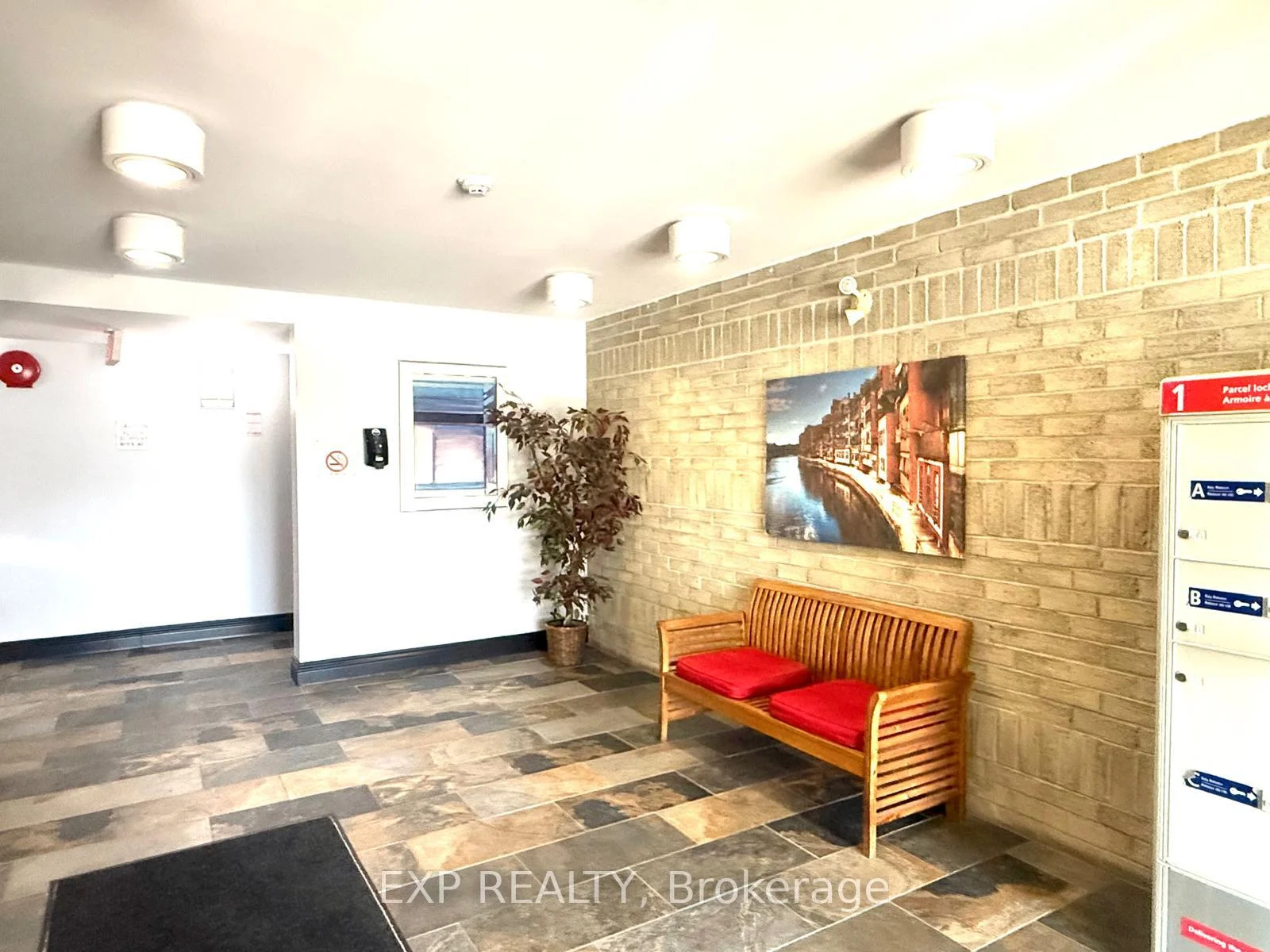 Photo 8 of Unit 210, 739 Deveron Crescent, London, South T — HOMEH