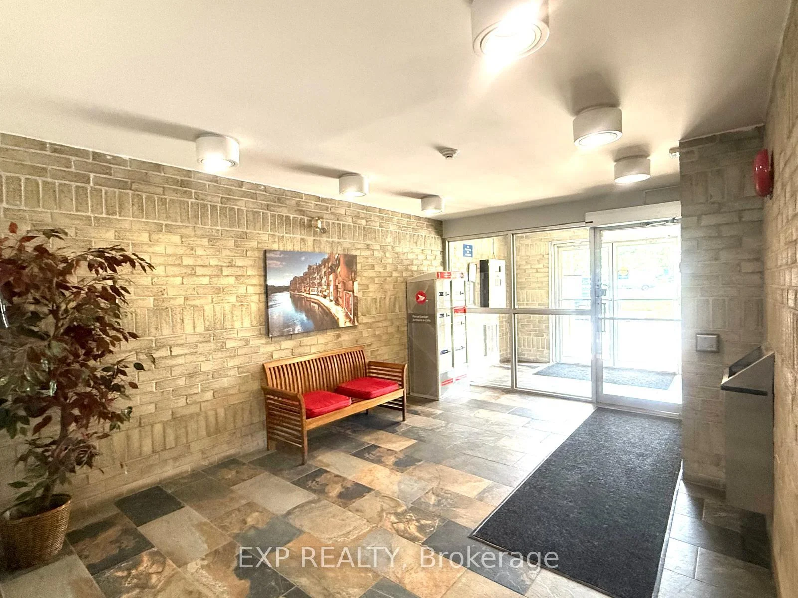 Photo 10 of Unit 210, 739 Deveron Crescent, London, South T — HOMEH