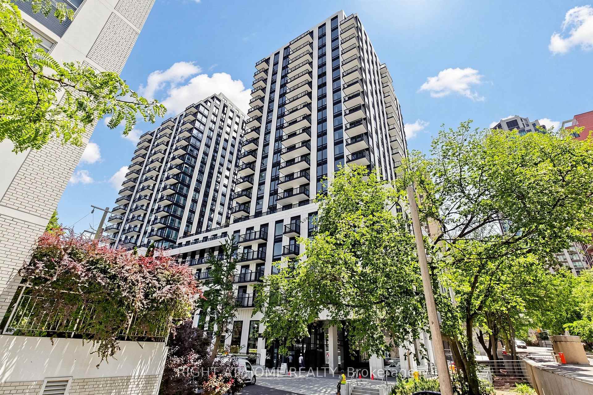 Photo 1 of Unit 1009, 91 Montclair Avenue, Toronto, Forest Hill South — HOMEH