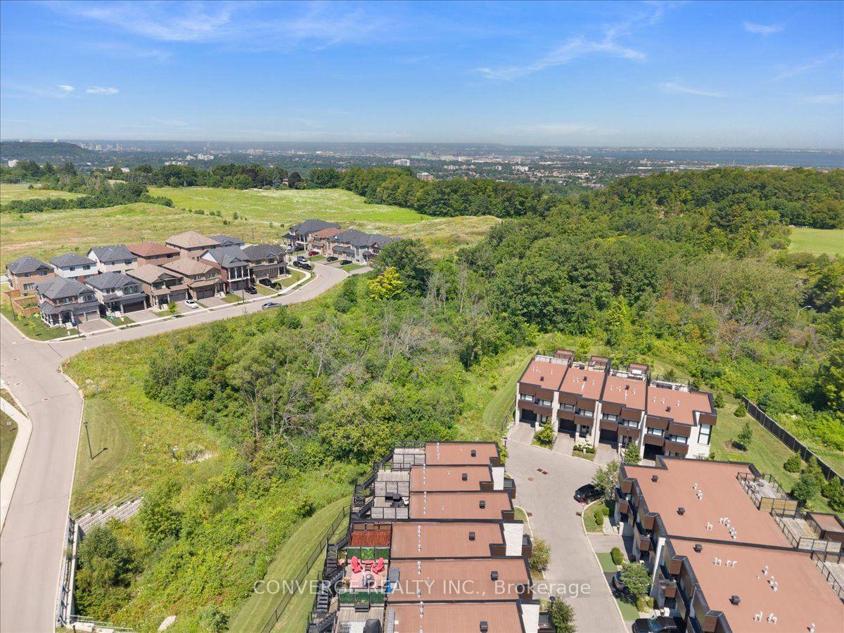 Photo 14 of Unit 36, 35 Midhurst Heights, Hamilton, Stoney Creek Mountain — HOMEH