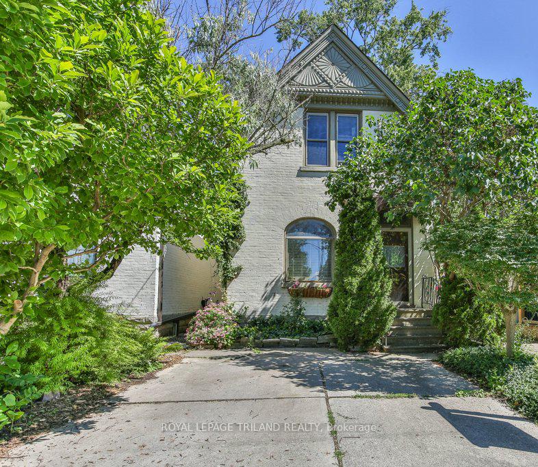 Photo of 38 Byron Avenue E