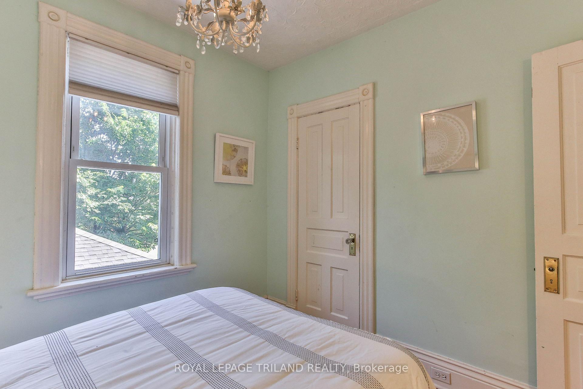 Photo 23 of 38 Byron Avenue E, London, South F — HOMEH