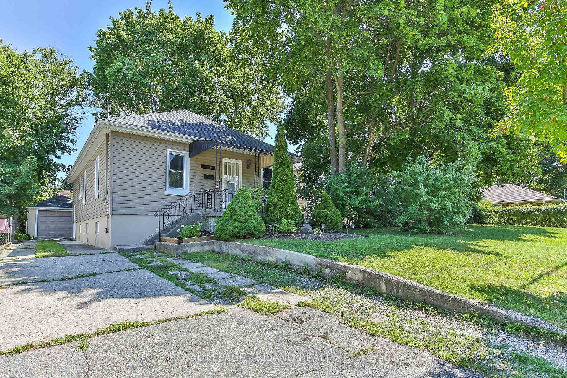 Photo 1 of 190 Taylor Street, London, East C — HOMEH