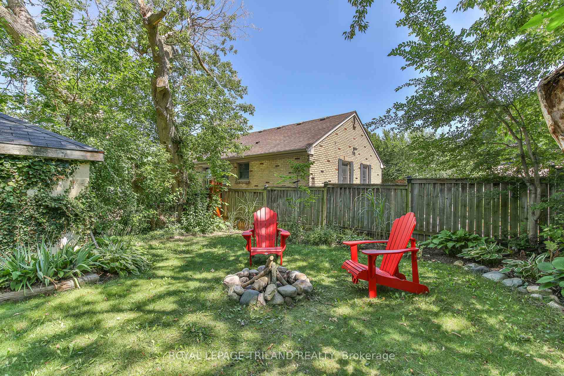 Photo 41 of 190 Taylor Street, London, East C — HOMEH