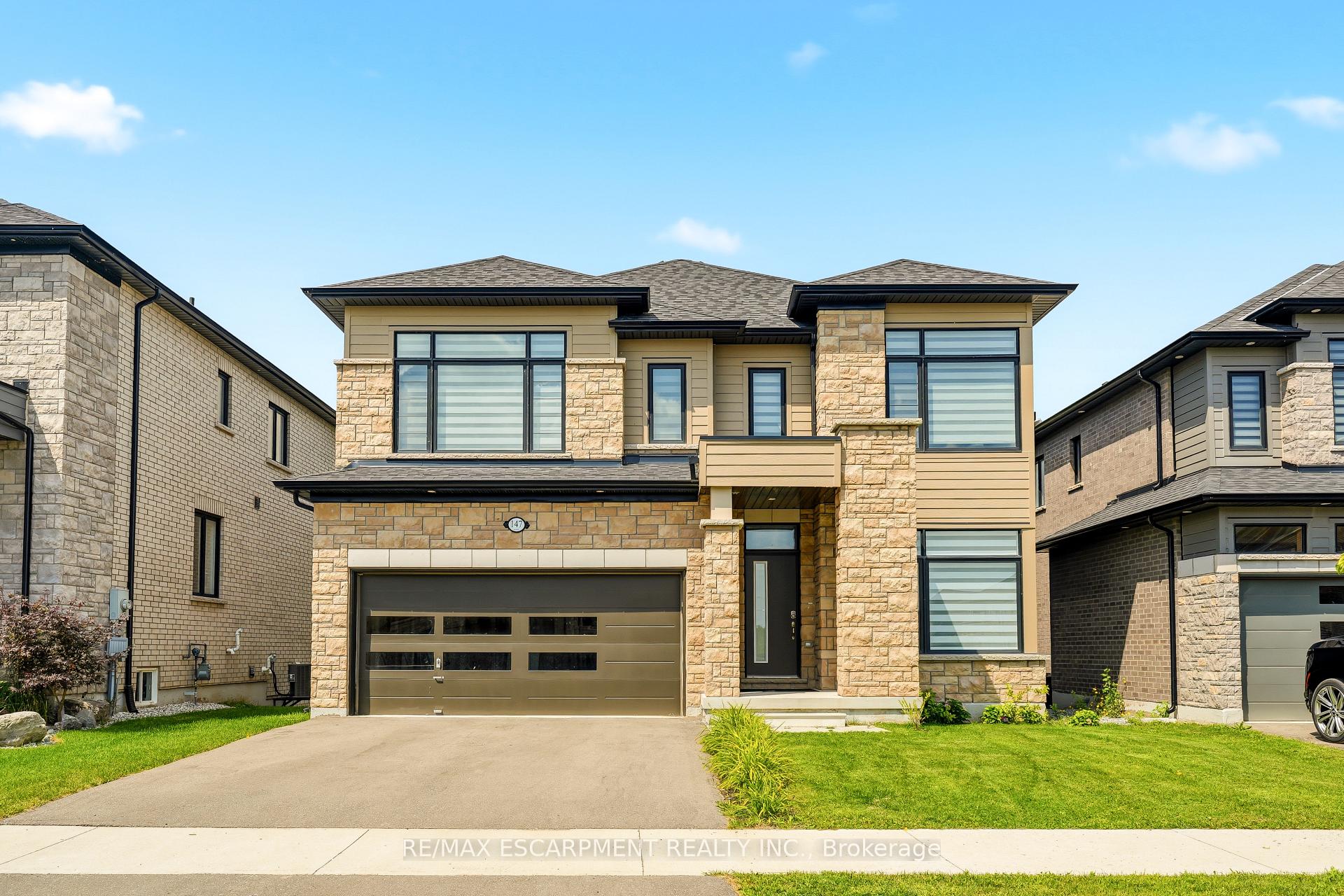 Photo 2 of 147 Midland Place, Welland, Hwy 406/Welland — HOMEH