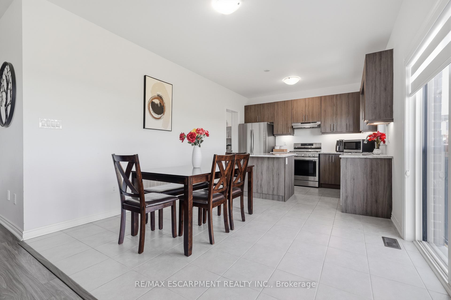 Photo 6 of 147 Midland Place, Welland, Hwy 406/Welland — HOMEH