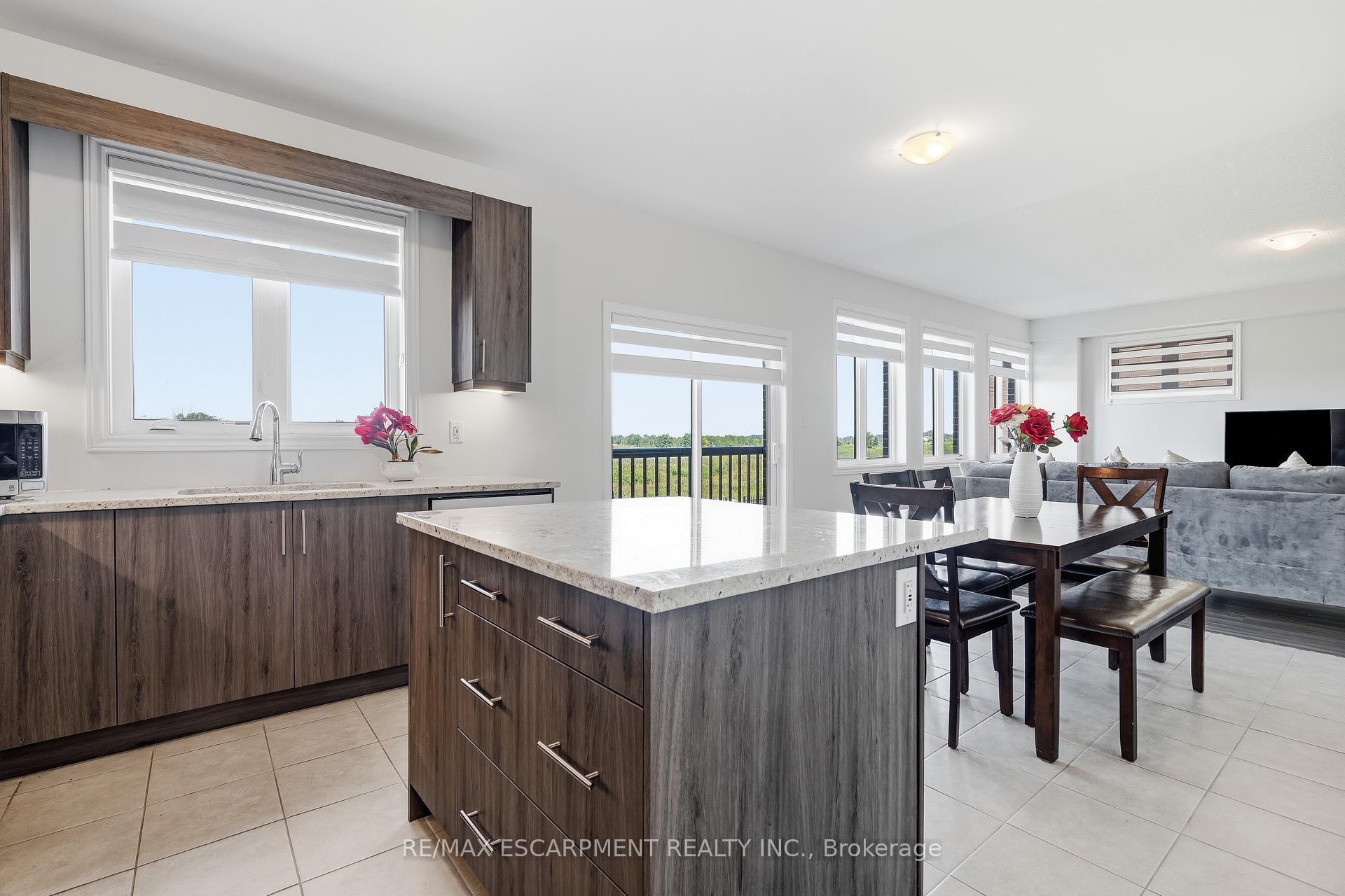 Photo 11 of 147 Midland Place, Welland, Hwy 406/Welland — HOMEH