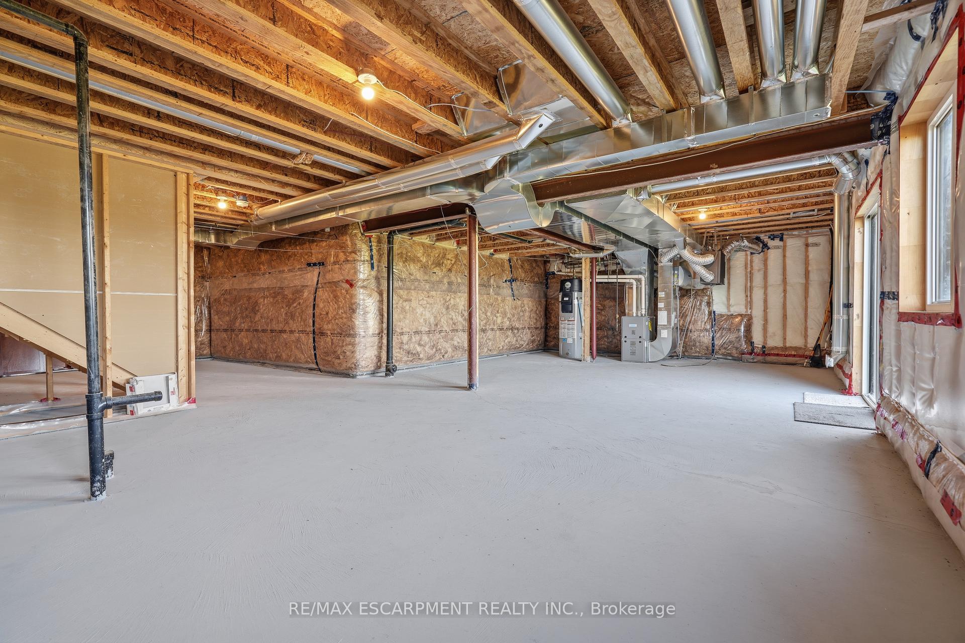 Photo 34 of 147 Midland Place, Welland, Hwy 406/Welland — HOMEH