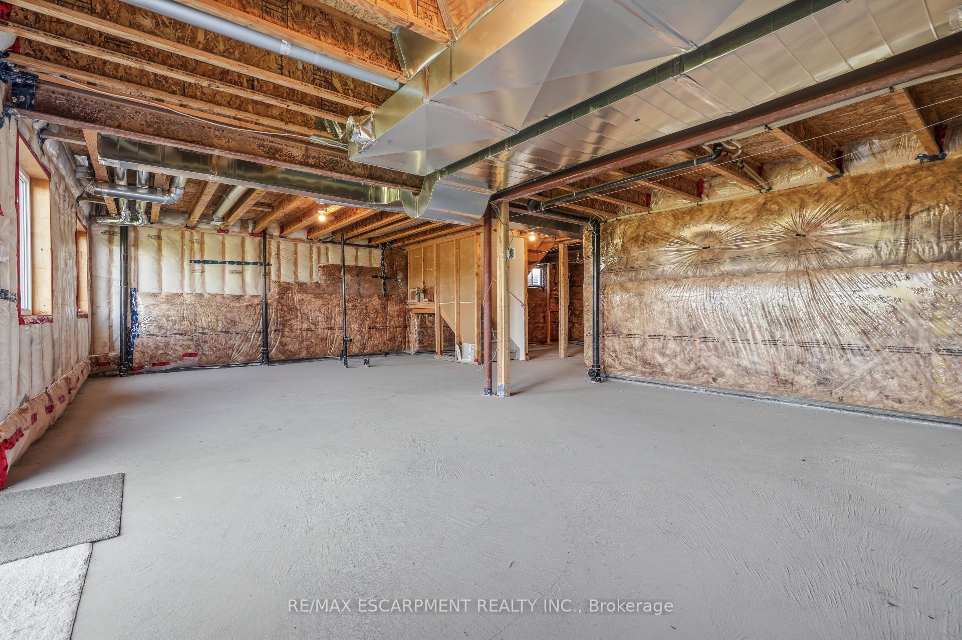 Photo 35 of 147 Midland Place, Welland, Hwy 406/Welland — HOMEH