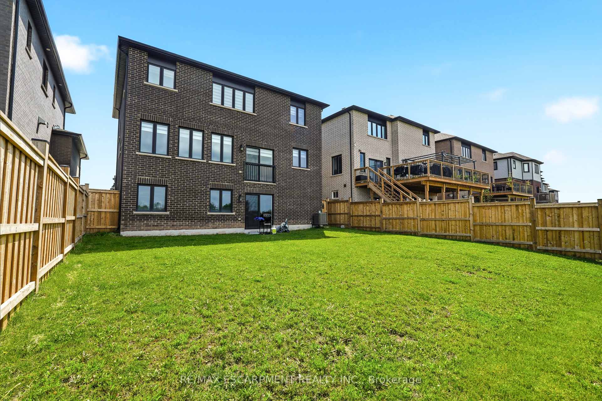 Photo 39 of 147 Midland Place, Welland, Hwy 406/Welland — HOMEH