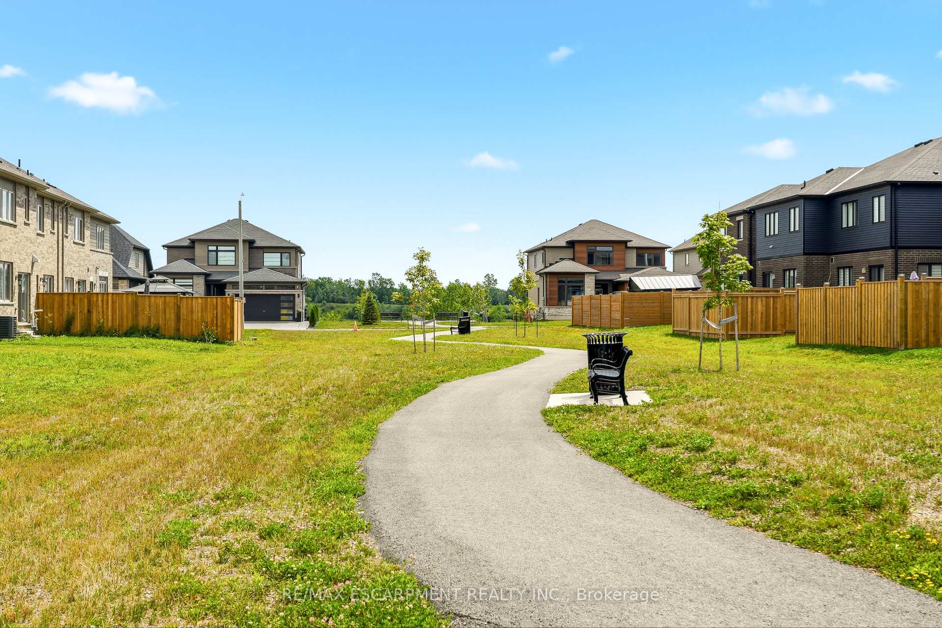 Photo 40 of 147 Midland Place, Welland, Hwy 406/Welland — HOMEH