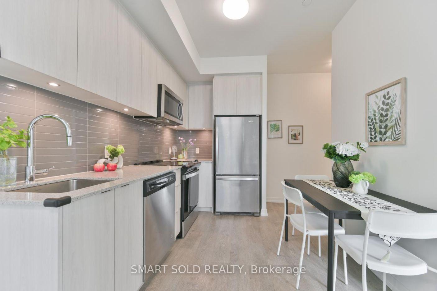 Photo 4 of 8868 Yonge Street, Richmond Hill, South Richvale — HOMEH