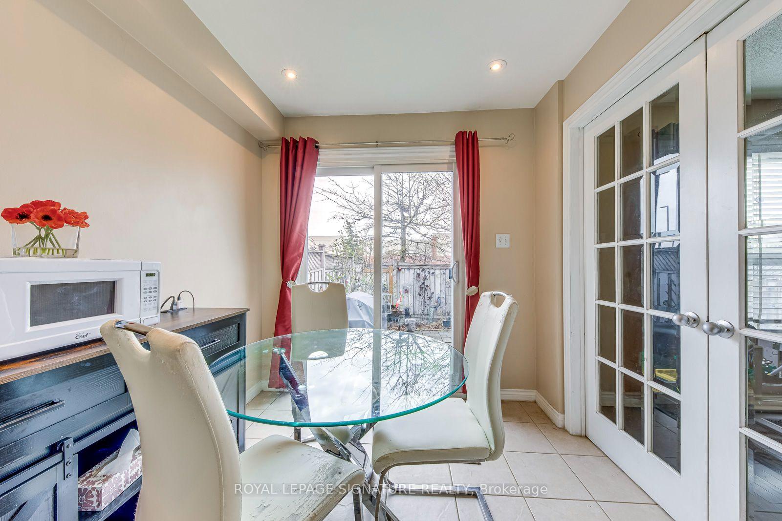 Photo 5 of 6 Wood Circle, Caledon, Bolton East — HOMEH
