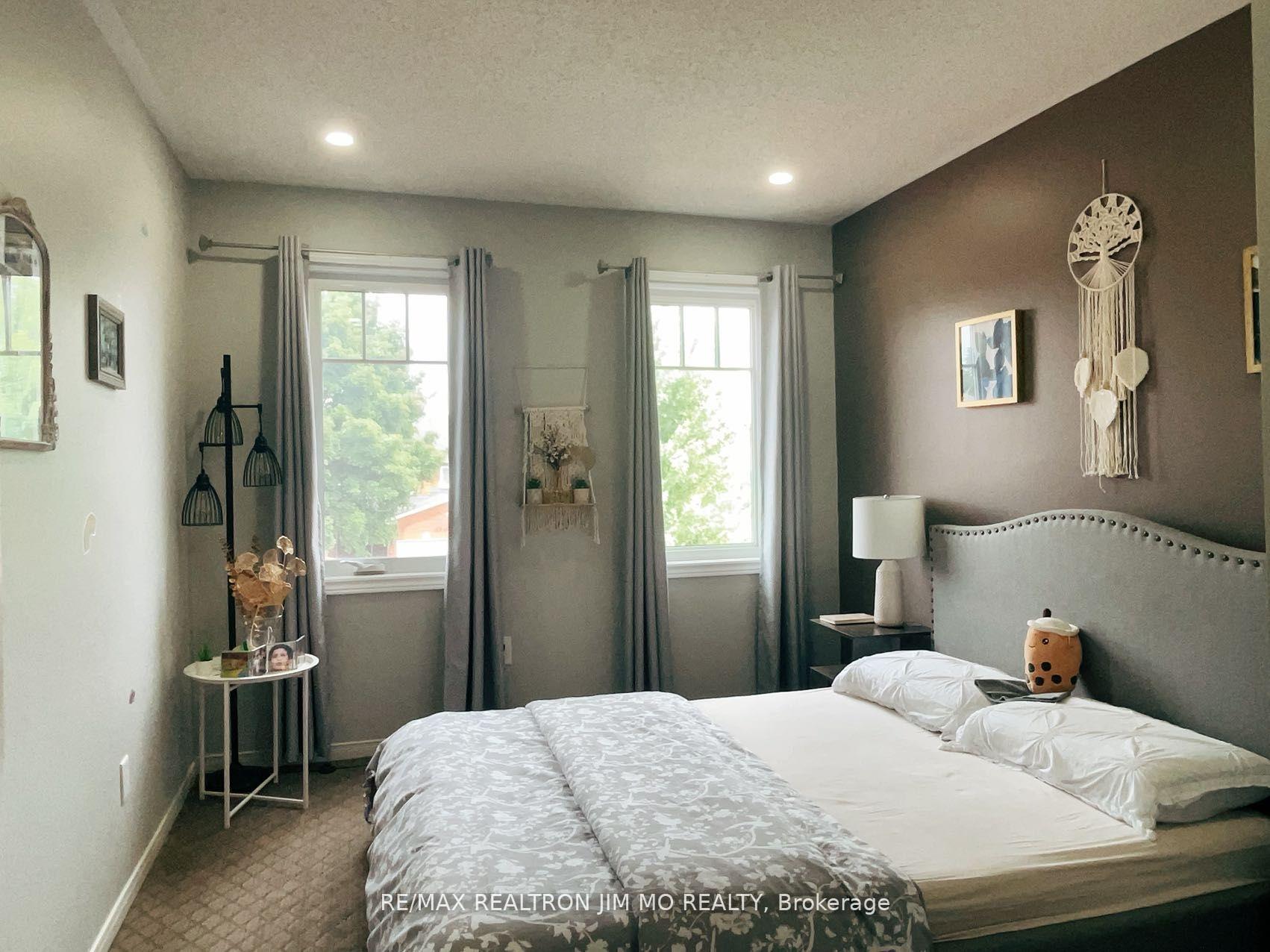 Photo 18 of 60 Silverbirch Place, Whitby, Pringle Creek — HOMEH