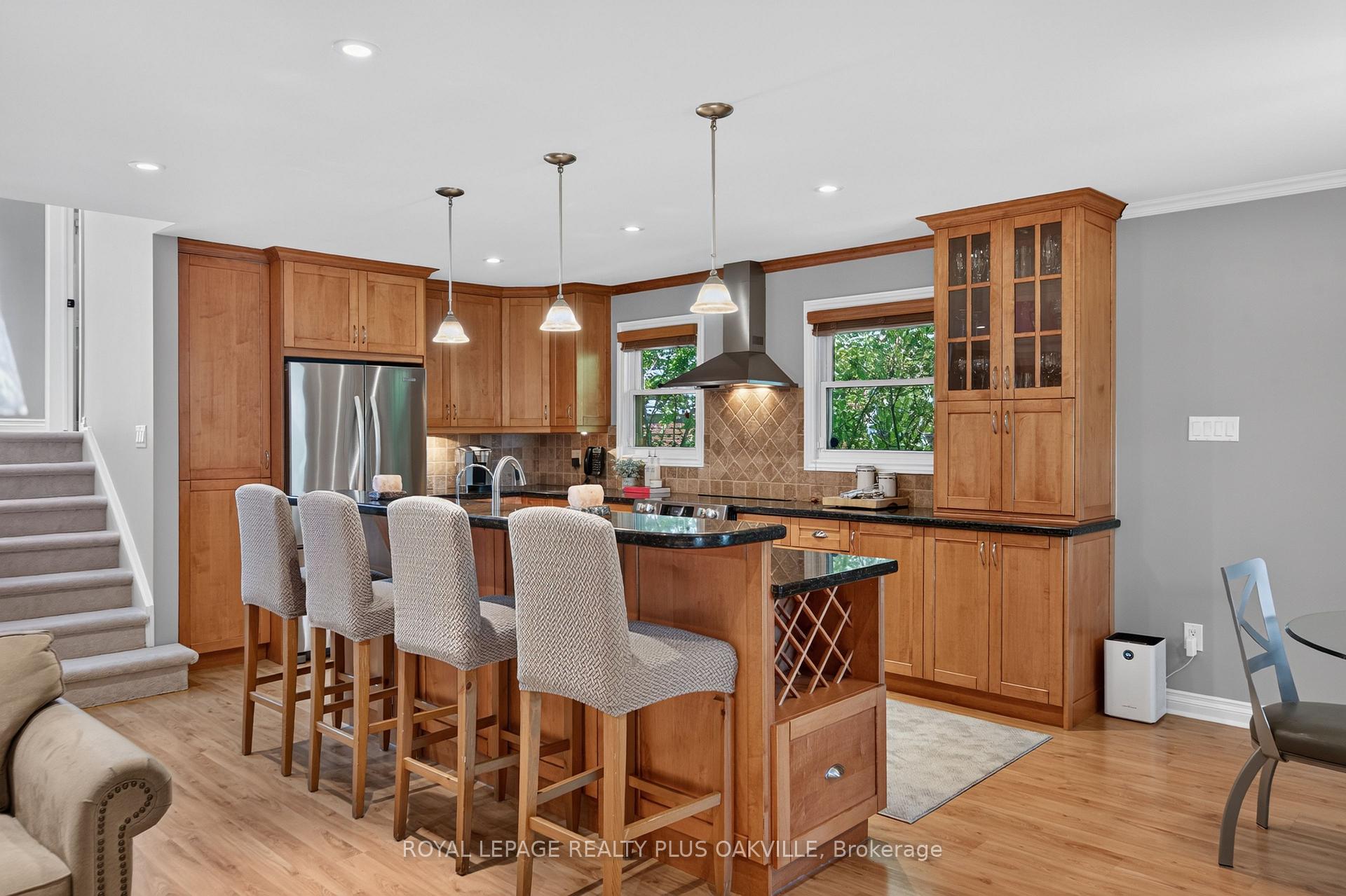 Photo 3 of 4527 Concord Place, Burlington, Shoreacres — HOMEH