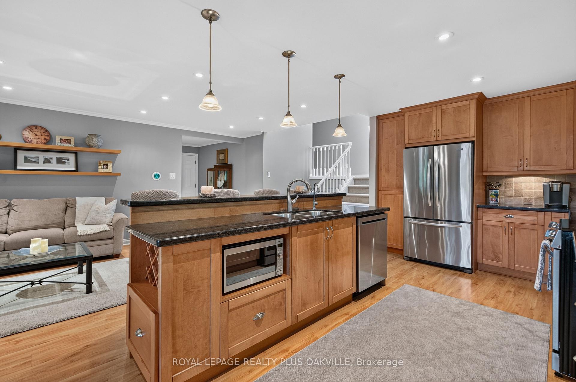 Photo 4 of 4527 Concord Place, Burlington, Shoreacres — HOMEH