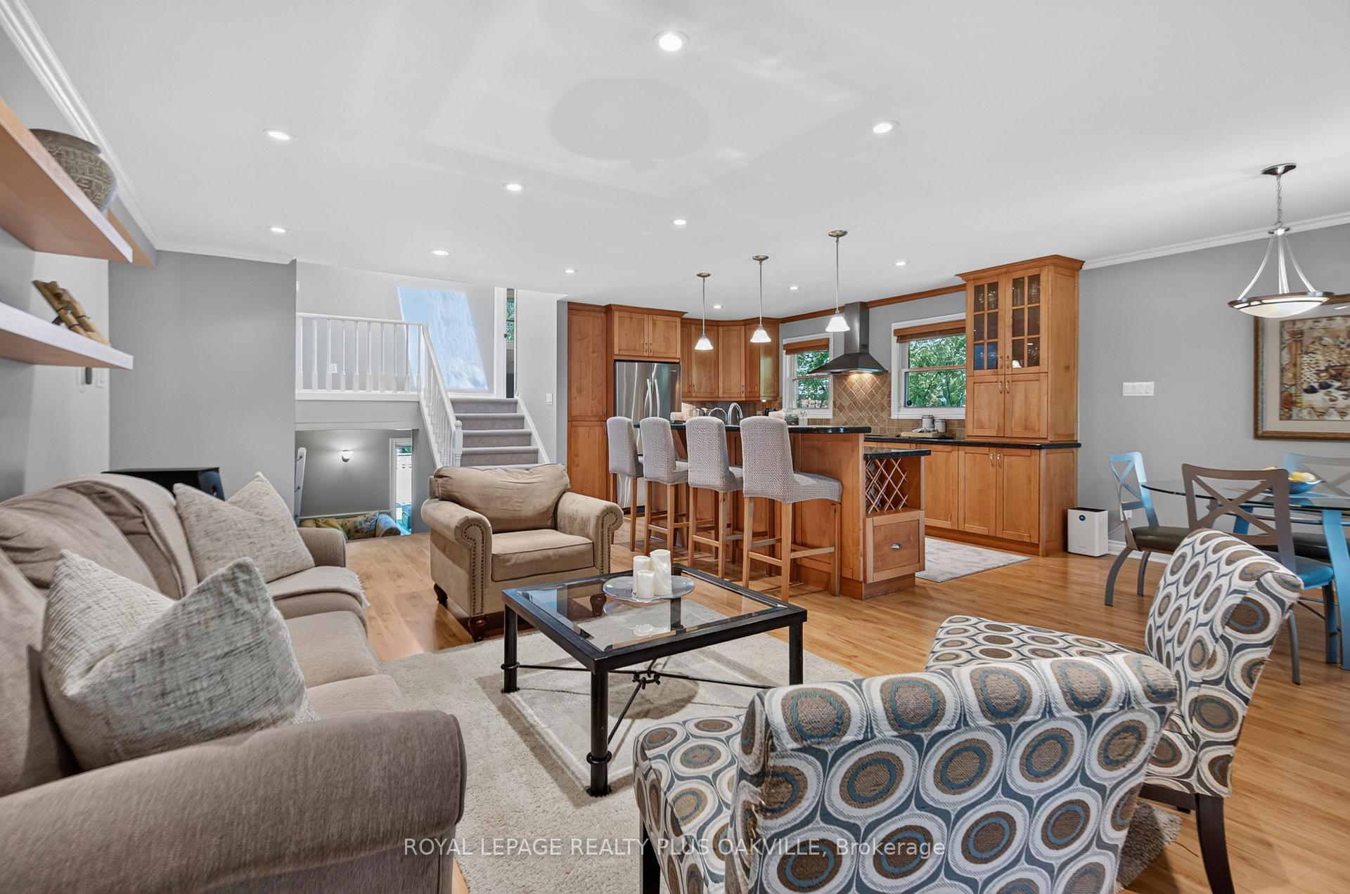 Photo 6 of 4527 Concord Place, Burlington, Shoreacres — HOMEH