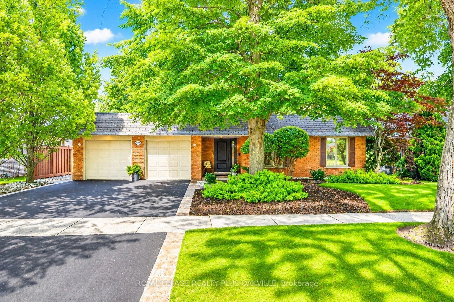 Photo 1 of 4527 Concord Place, Burlington, Shoreacres — HOMEH