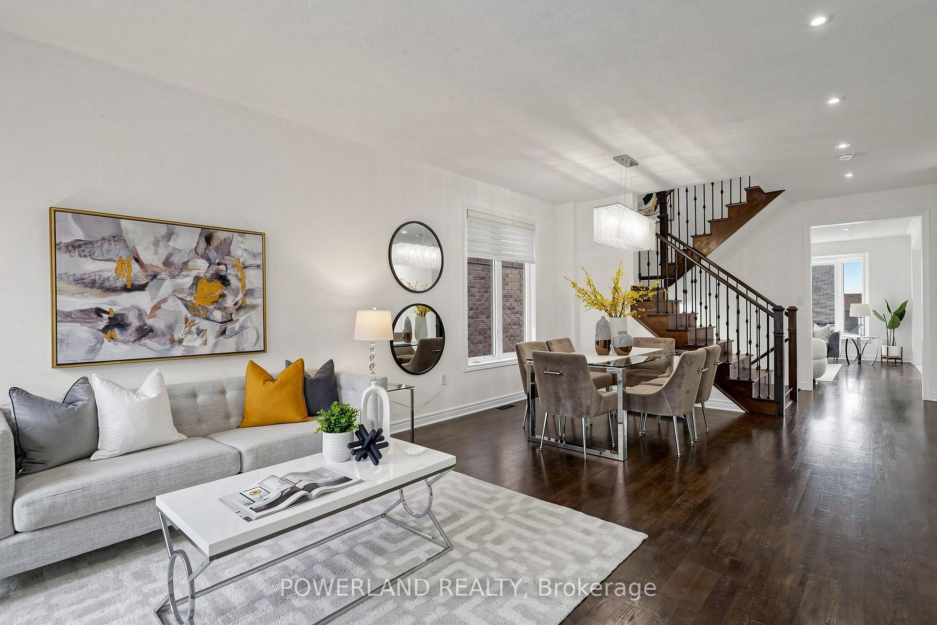 Photo 4 of 17 Fierheller Court, Markham, Berczy — HOMEH