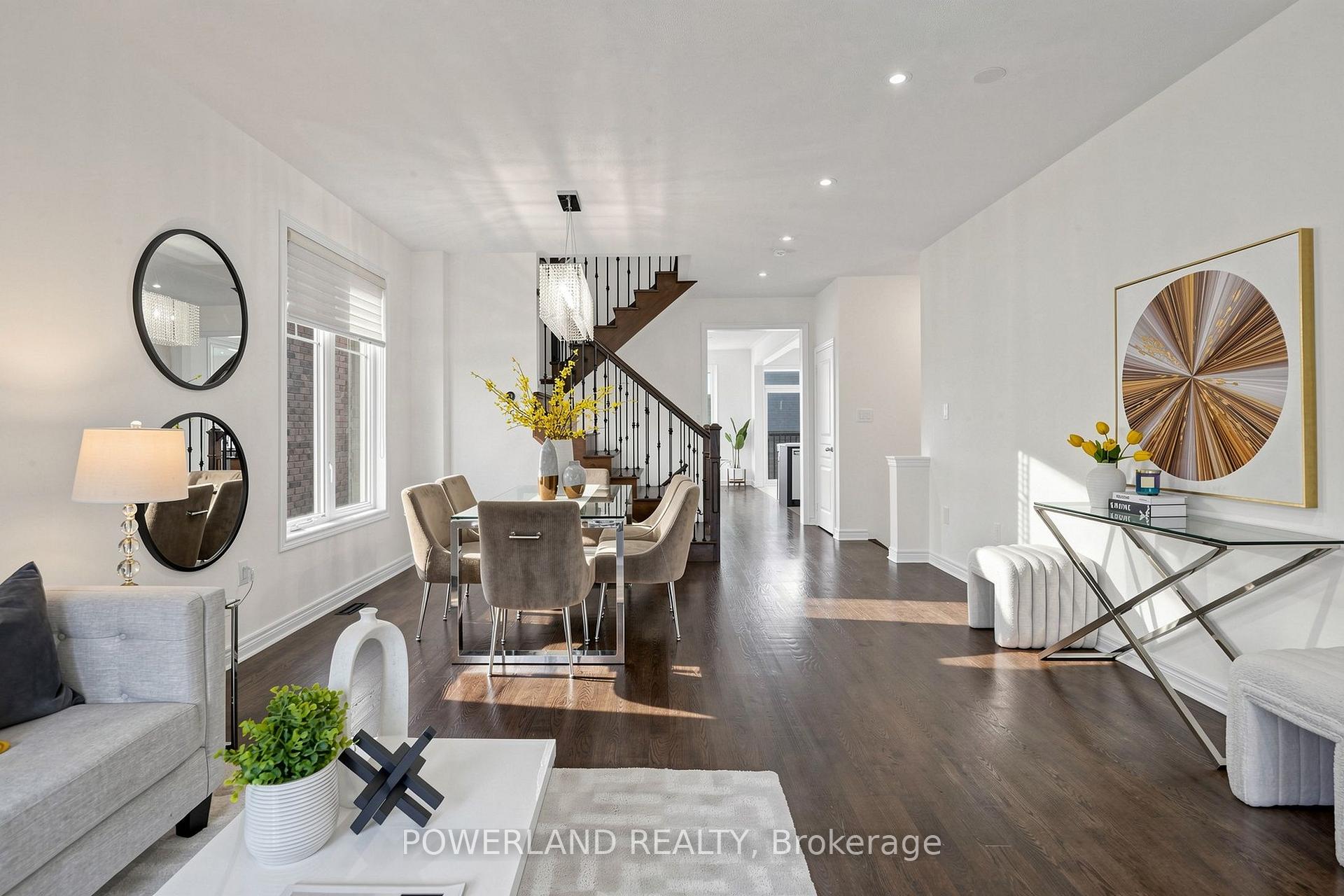 Photo 5 of 17 Fierheller Court, Markham, Berczy — HOMEH