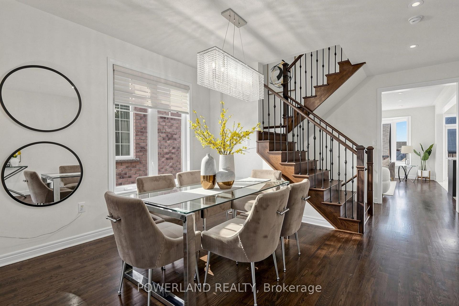 Photo 6 of 17 Fierheller Court, Markham, Berczy — HOMEH