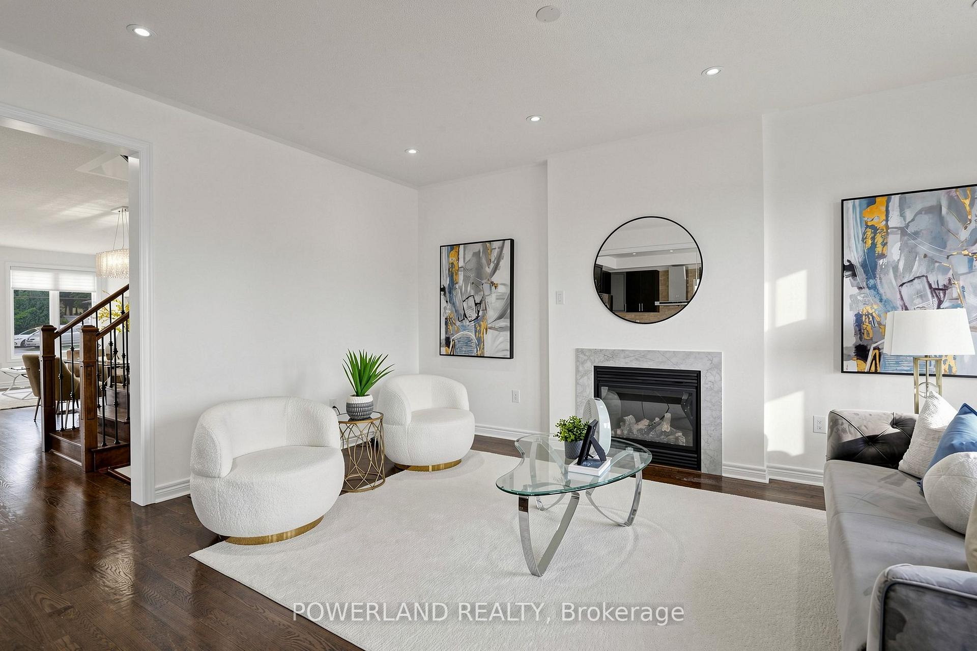 Photo 11 of 17 Fierheller Court, Markham, Berczy — HOMEH
